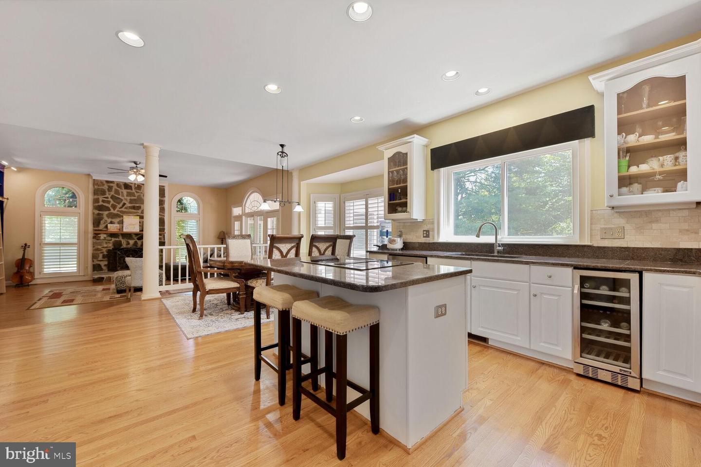 10009 THOMPSON RIDGE CT, GREAT FALLS, Virginia 22066, 5 Bedrooms Bedrooms, ,5 BathroomsBathrooms,Residential,For sale,10009 THOMPSON RIDGE CT,VAFX2252424 MLS # VAFX2252424