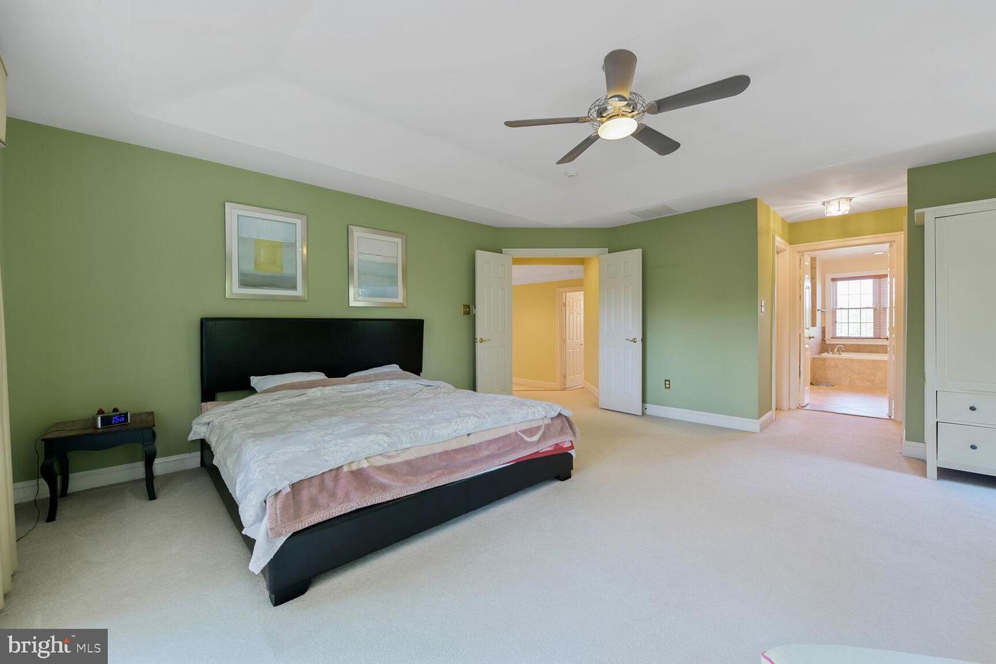 10009 THOMPSON RIDGE CT, GREAT FALLS, Virginia 22066, 5 Bedrooms Bedrooms, ,5 BathroomsBathrooms,Residential,For sale,10009 THOMPSON RIDGE CT,VAFX2252424 MLS # VAFX2252424