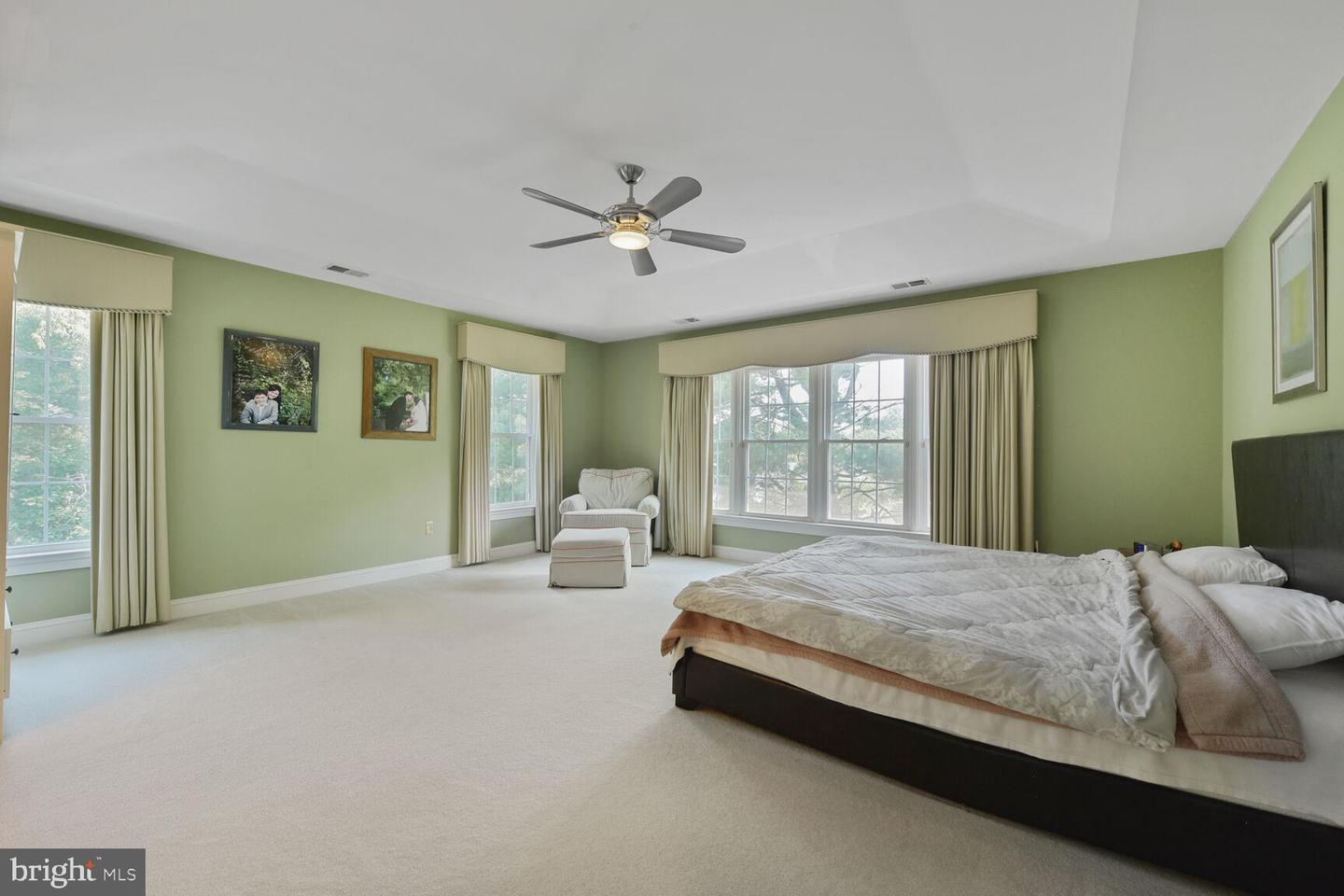 10009 THOMPSON RIDGE CT, GREAT FALLS, Virginia 22066, 5 Bedrooms Bedrooms, ,5 BathroomsBathrooms,Residential,For sale,10009 THOMPSON RIDGE CT,VAFX2252424 MLS # VAFX2252424