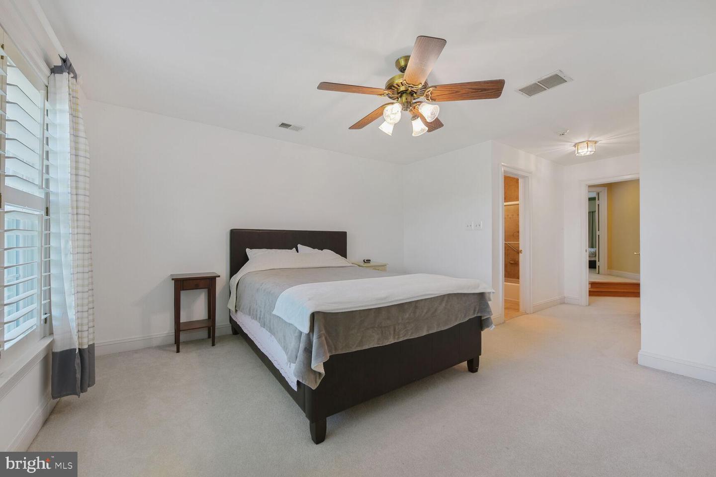 10009 THOMPSON RIDGE CT, GREAT FALLS, Virginia 22066, 5 Bedrooms Bedrooms, ,5 BathroomsBathrooms,Residential,For sale,10009 THOMPSON RIDGE CT,VAFX2252424 MLS # VAFX2252424