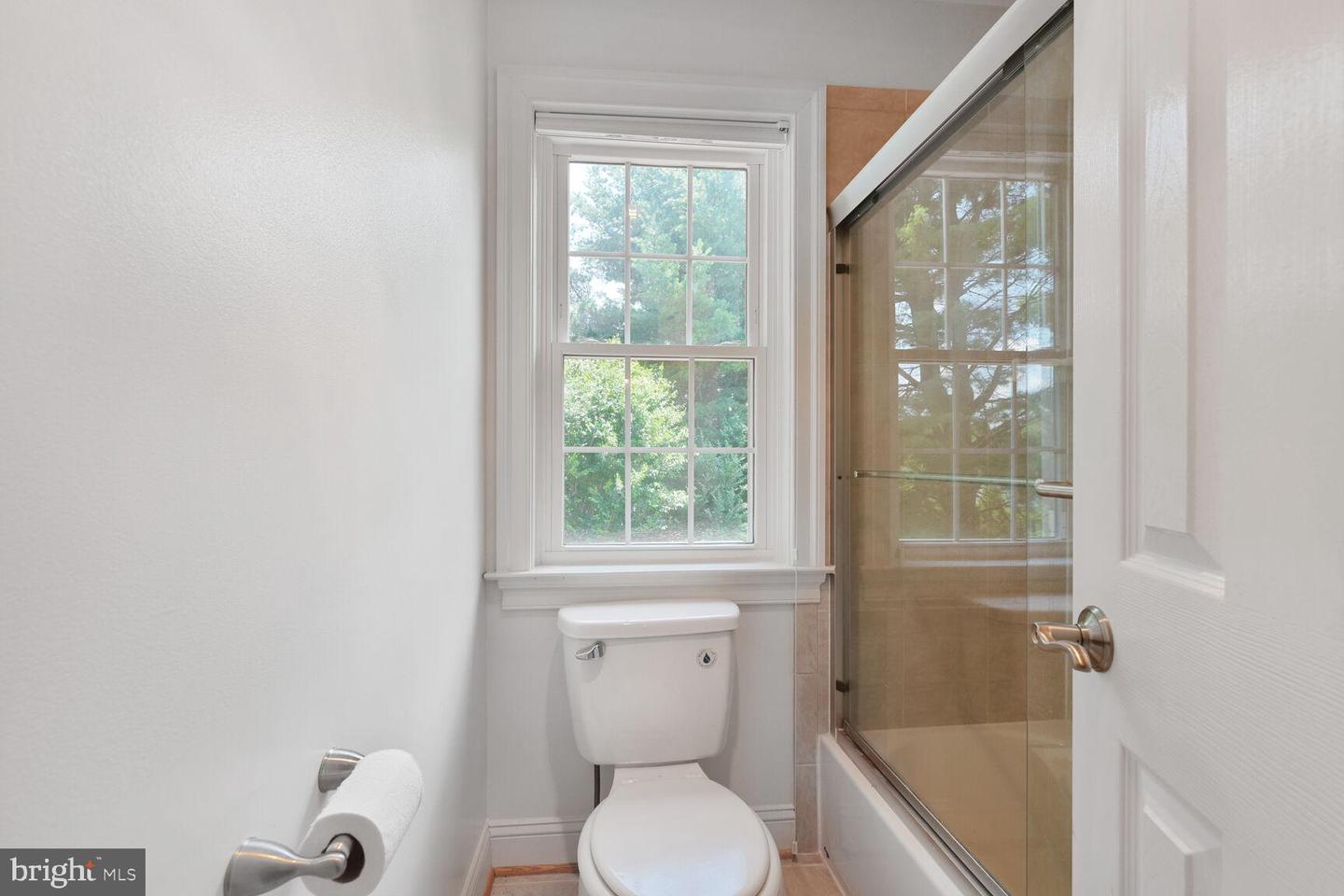 10009 THOMPSON RIDGE CT, GREAT FALLS, Virginia 22066, 5 Bedrooms Bedrooms, ,5 BathroomsBathrooms,Residential,For sale,10009 THOMPSON RIDGE CT,VAFX2252424 MLS # VAFX2252424