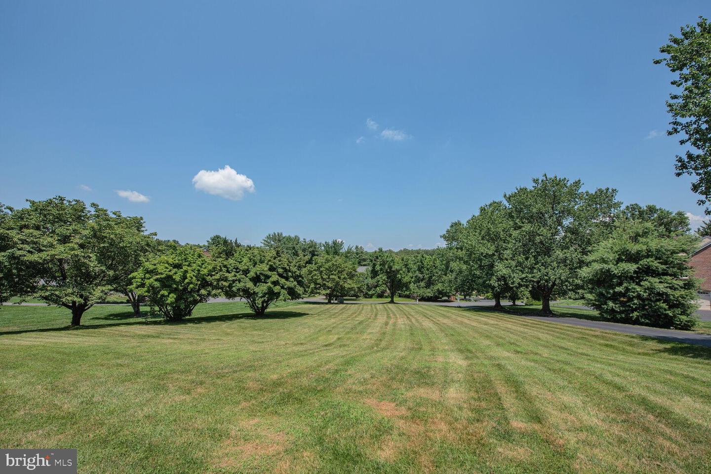 10009 THOMPSON RIDGE CT, GREAT FALLS, Virginia 22066, 5 Bedrooms Bedrooms, ,5 BathroomsBathrooms,Residential,For sale,10009 THOMPSON RIDGE CT,VAFX2252424 MLS # VAFX2252424