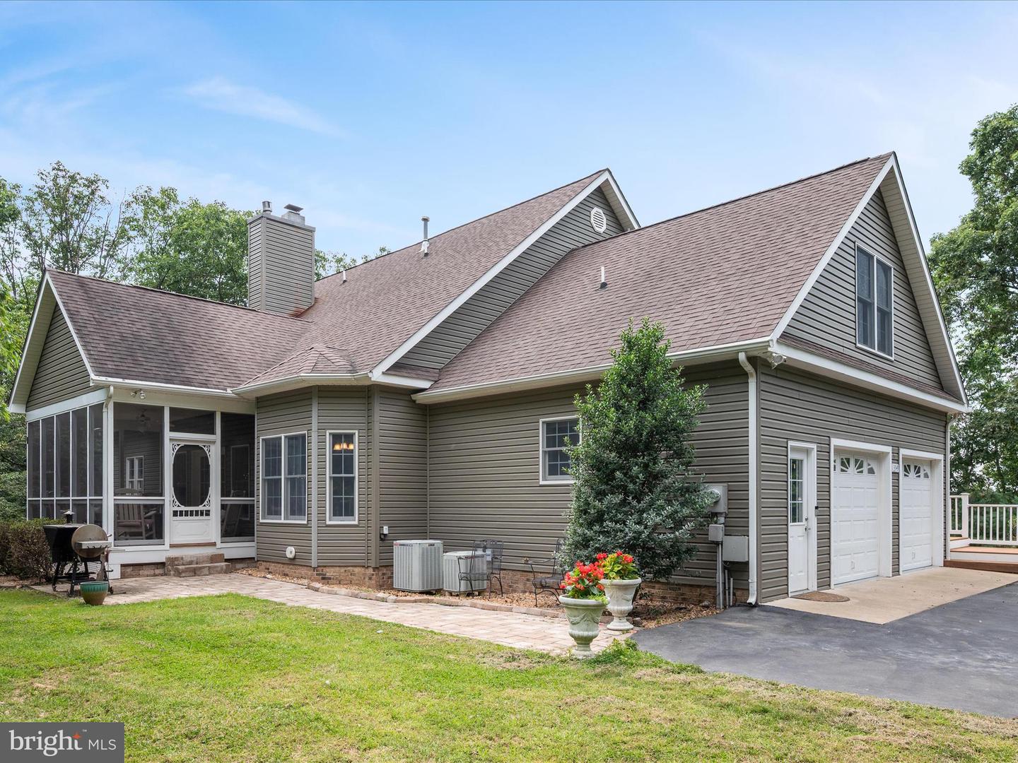 3949 N FREDERICK PIKE, WINCHESTER, Virginia 22603, 5 Bedrooms Bedrooms, ,2 BathroomsBathrooms,Residential,For sale,3949 N FREDERICK PIKE,VAFV2035156 MLS # VAFV2035156