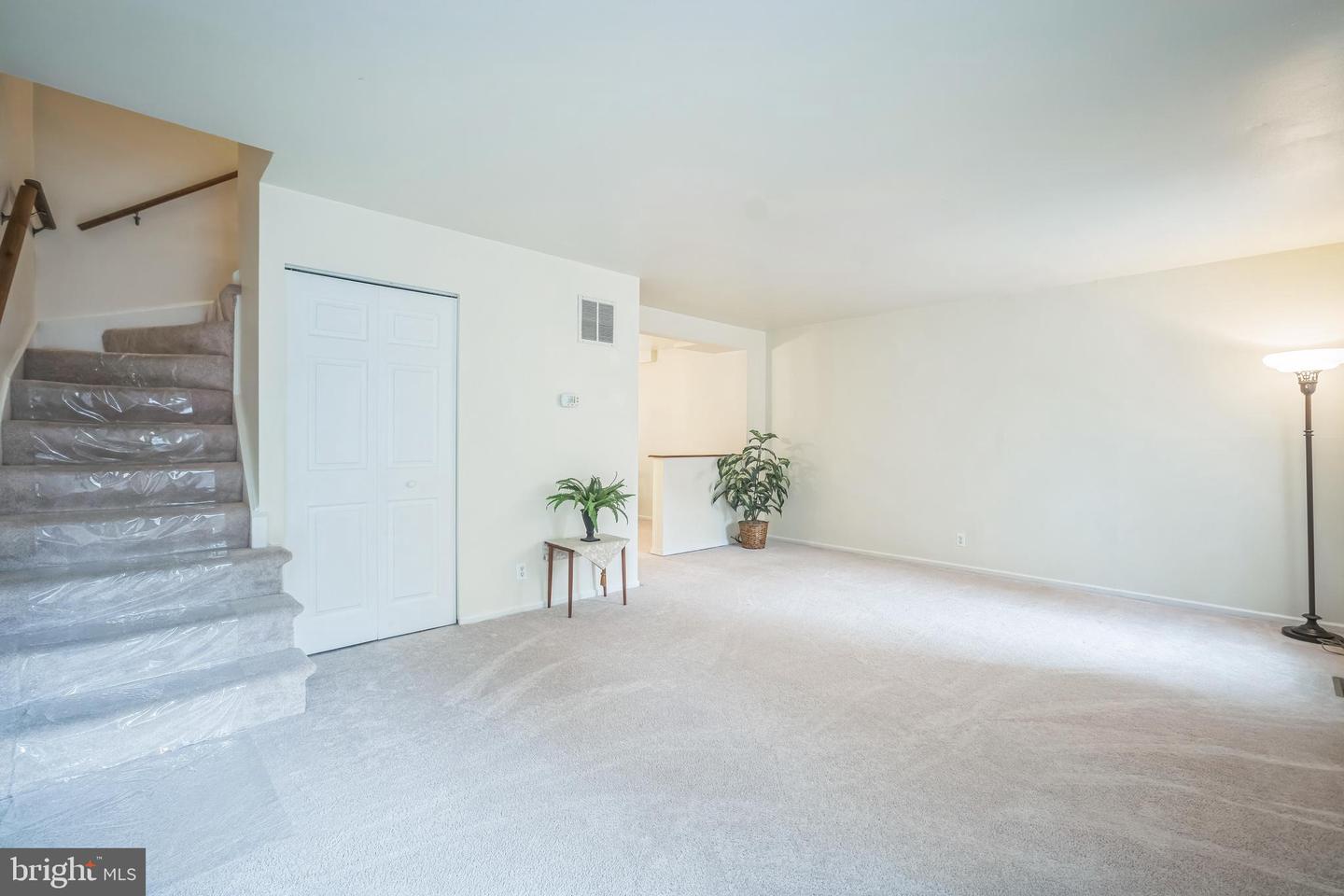126 N BAYLOR DR, STERLING, Virginia 20164, 3 Bedrooms Bedrooms, ,1 BathroomBathrooms,Residential,For sale,126 N BAYLOR DR,VALO2100760 MLS # VALO2100760