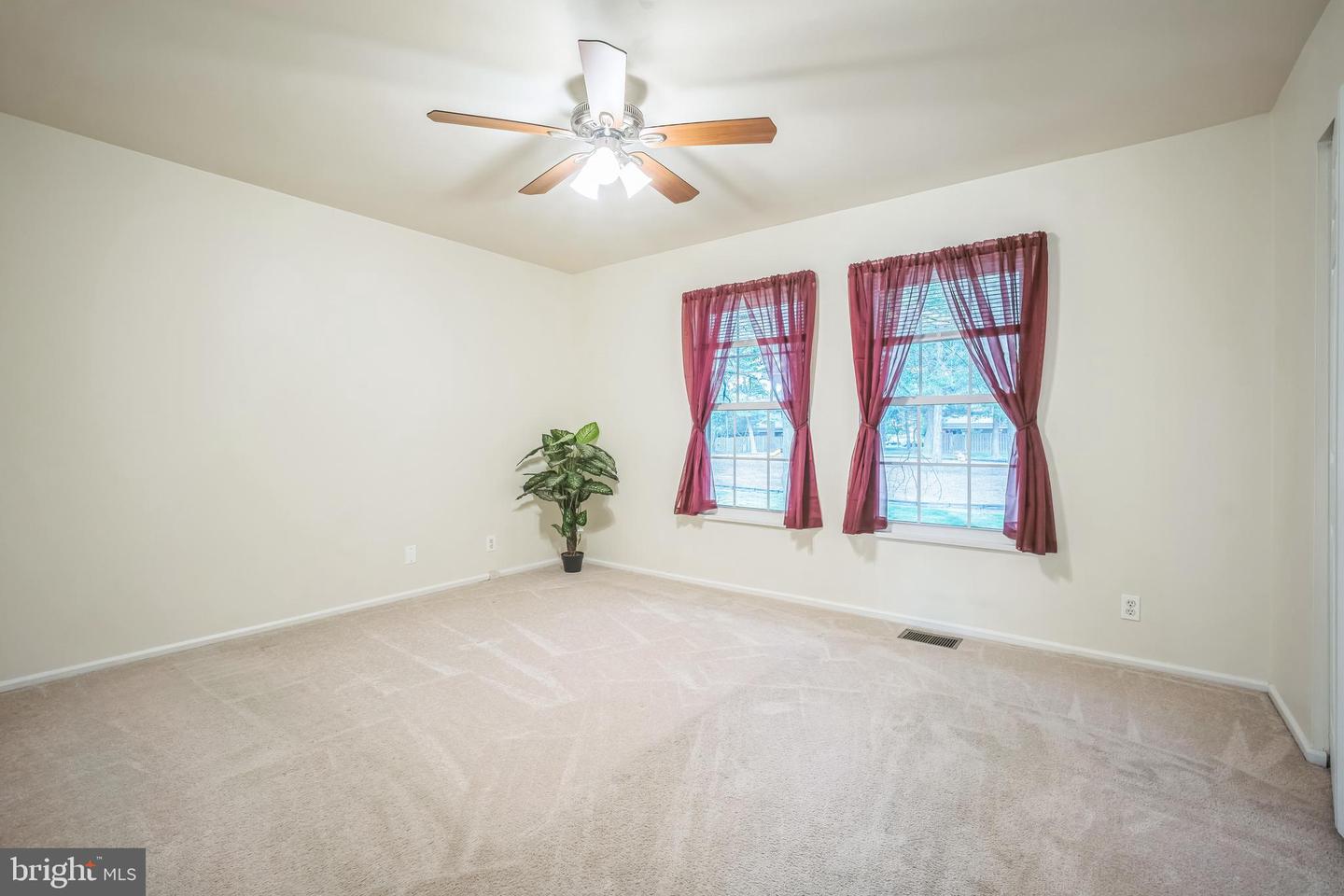 126 N BAYLOR DR, STERLING, Virginia 20164, 3 Bedrooms Bedrooms, ,1 BathroomBathrooms,Residential,For sale,126 N BAYLOR DR,VALO2100760 MLS # VALO2100760