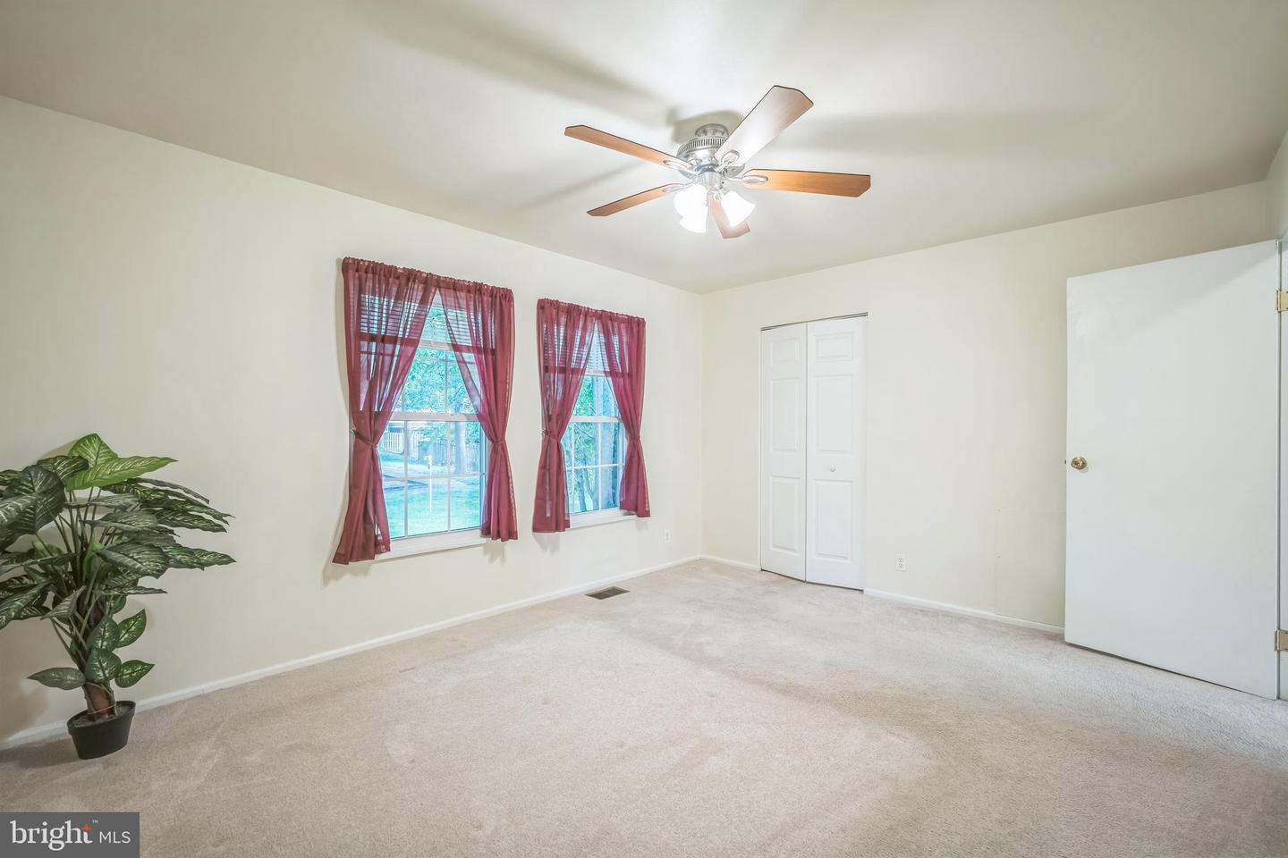 126 N BAYLOR DR, STERLING, Virginia 20164, 3 Bedrooms Bedrooms, ,1 BathroomBathrooms,Residential,For sale,126 N BAYLOR DR,VALO2100760 MLS # VALO2100760