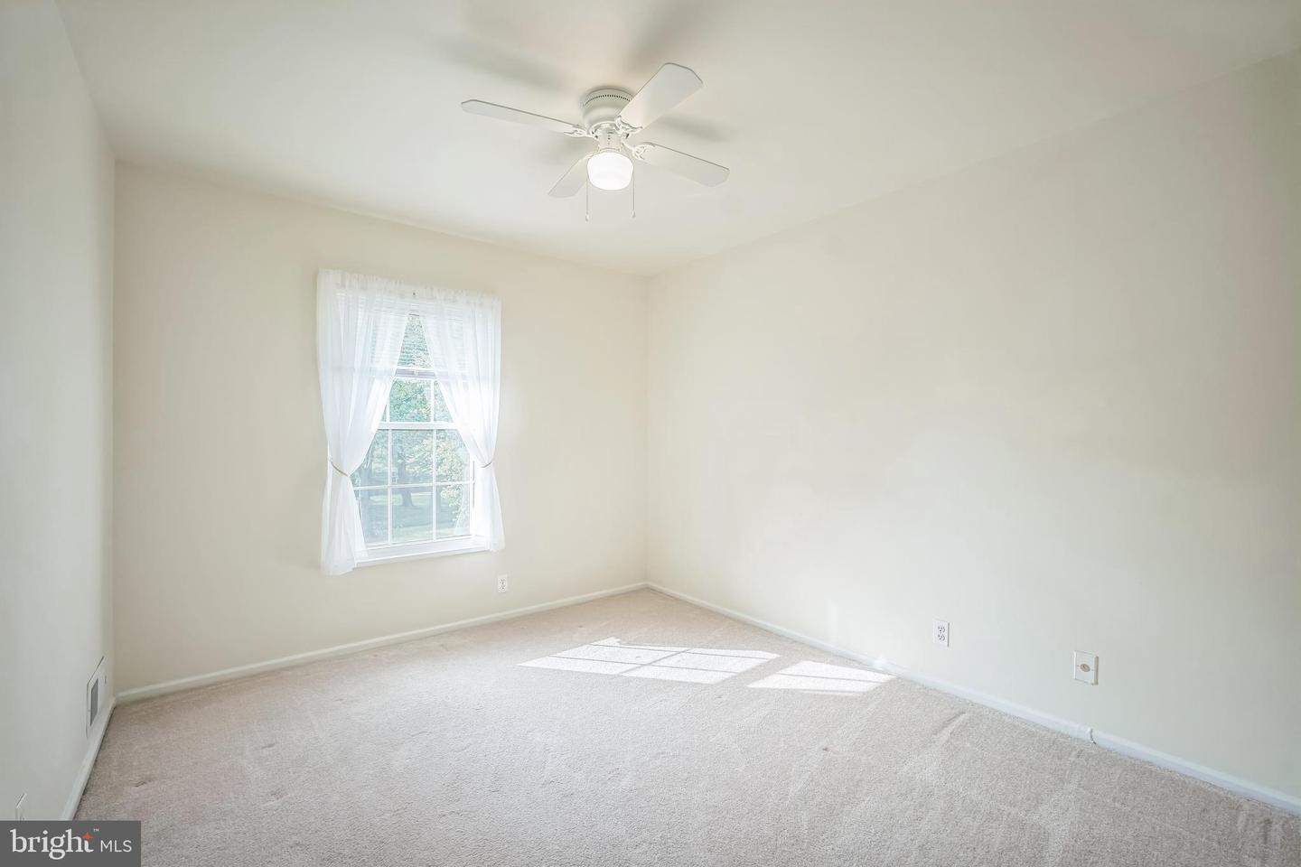 126 N BAYLOR DR, STERLING, Virginia 20164, 3 Bedrooms Bedrooms, ,1 BathroomBathrooms,Residential,For sale,126 N BAYLOR DR,VALO2100760 MLS # VALO2100760