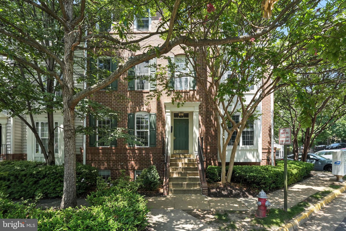 1547 NORTHERN NECK DR #201, VIENNA, Virginia 22182, 2 Bedrooms Bedrooms, ,2 BathroomsBathrooms,Residential,For sale,1547 NORTHERN NECK DR #201,VAFX2252742 MLS # VAFX2252742
