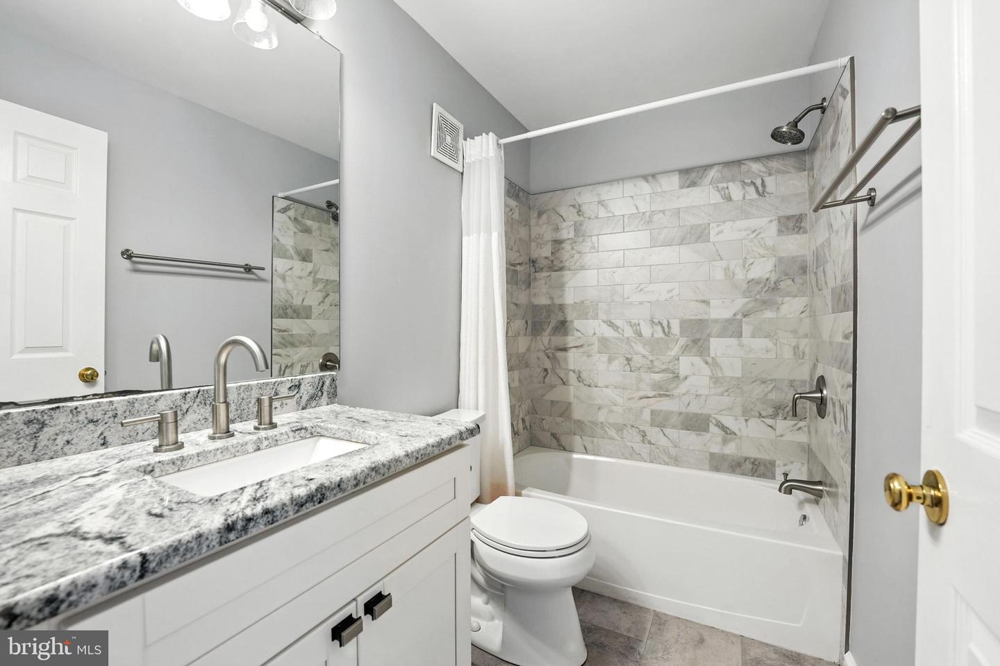 1547 NORTHERN NECK DR #201, VIENNA, Virginia 22182, 2 Bedrooms Bedrooms, ,2 BathroomsBathrooms,Residential,For sale,1547 NORTHERN NECK DR #201,VAFX2252742 MLS # VAFX2252742