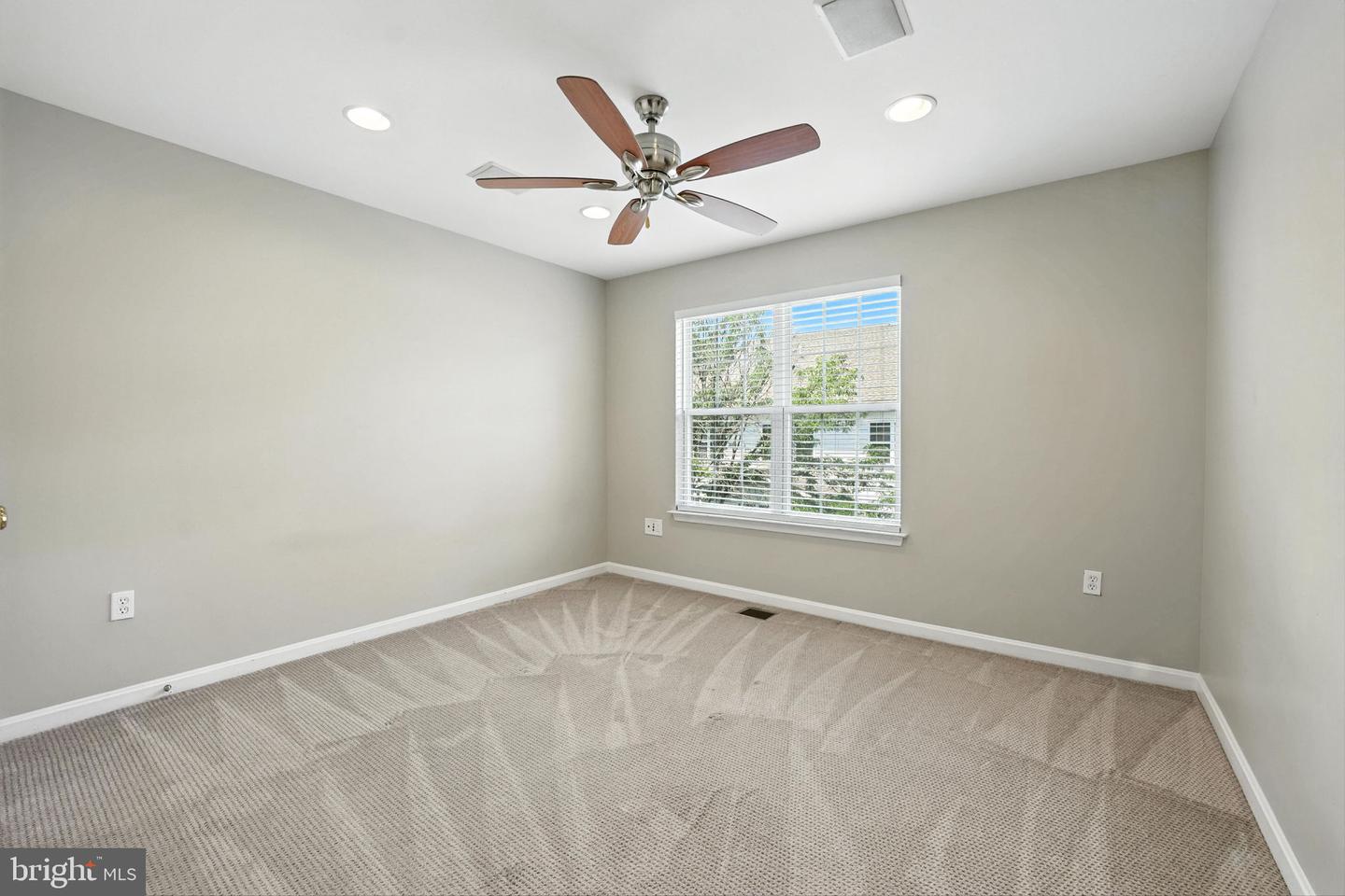1547 NORTHERN NECK DR #201, VIENNA, Virginia 22182, 2 Bedrooms Bedrooms, ,2 BathroomsBathrooms,Residential,For sale,1547 NORTHERN NECK DR #201,VAFX2252742 MLS # VAFX2252742