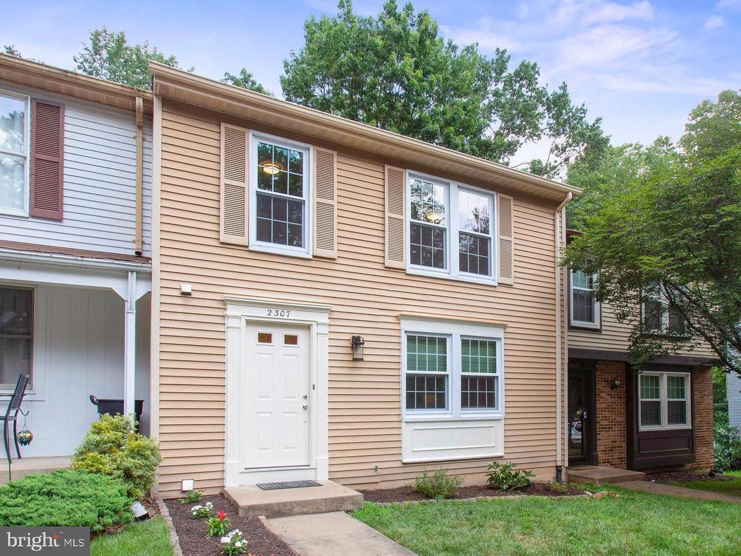 2307 MIDDLE CREEK LN, RESTON, Virginia 20191, 3 Bedrooms Bedrooms, ,2 BathroomsBathrooms,Residential,For sale,2307 MIDDLE CREEK LN,VAFX2252638 MLS # VAFX2252638