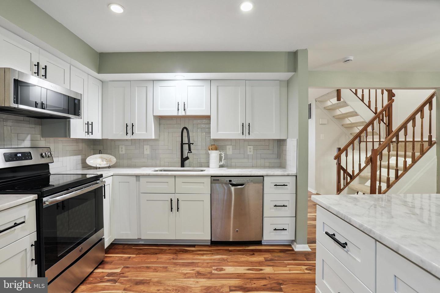 2307 MIDDLE CREEK LN, RESTON, Virginia 20191, 3 Bedrooms Bedrooms, ,2 BathroomsBathrooms,Residential,For sale,2307 MIDDLE CREEK LN,VAFX2252638 MLS # VAFX2252638