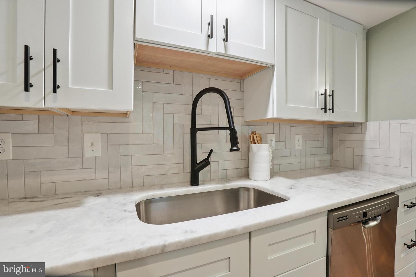 2307 MIDDLE CREEK LN, RESTON, Virginia 20191, 3 Bedrooms Bedrooms, ,2 BathroomsBathrooms,Residential,For sale,2307 MIDDLE CREEK LN,VAFX2252638 MLS # VAFX2252638