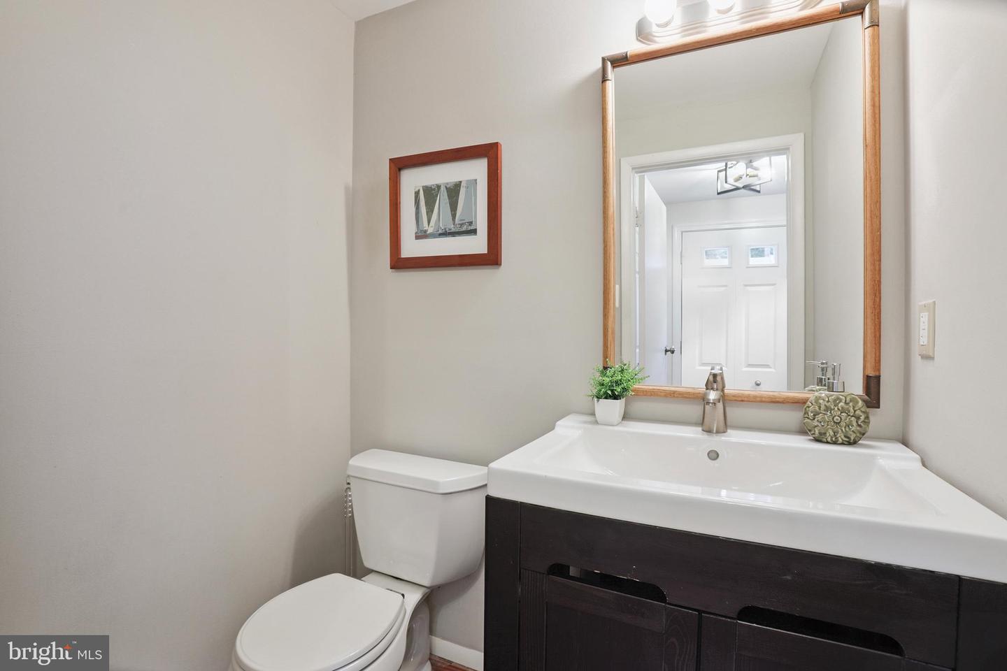2307 MIDDLE CREEK LN, RESTON, Virginia 20191, 3 Bedrooms Bedrooms, ,2 BathroomsBathrooms,Residential,For sale,2307 MIDDLE CREEK LN,VAFX2252638 MLS # VAFX2252638