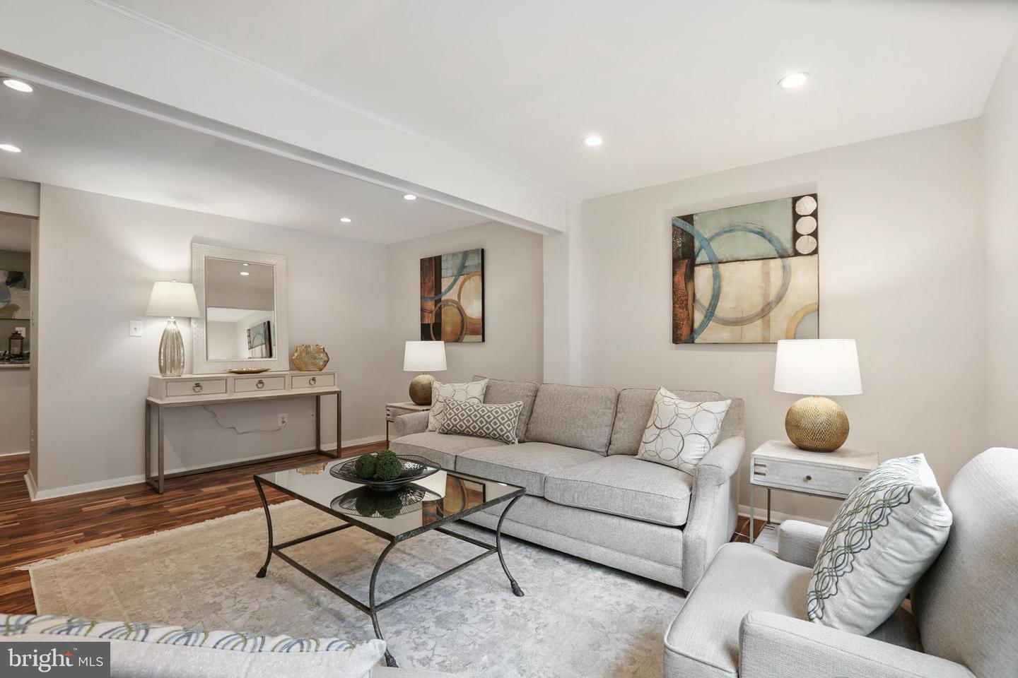 2307 MIDDLE CREEK LN, RESTON, Virginia 20191, 3 Bedrooms Bedrooms, ,2 BathroomsBathrooms,Residential,For sale,2307 MIDDLE CREEK LN,VAFX2252638 MLS # VAFX2252638