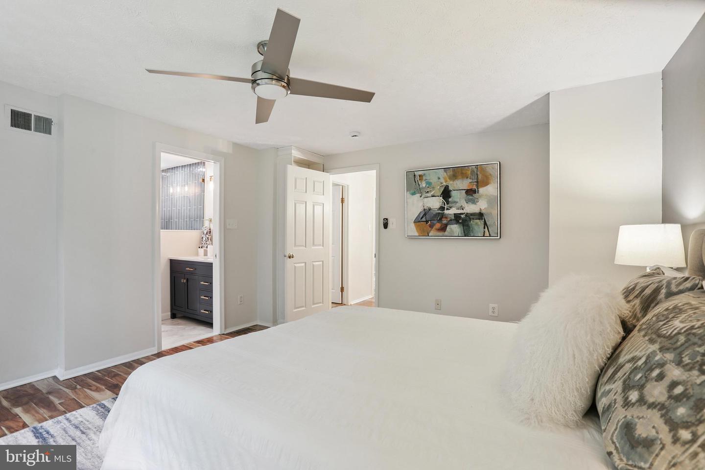 2307 MIDDLE CREEK LN, RESTON, Virginia 20191, 3 Bedrooms Bedrooms, ,2 BathroomsBathrooms,Residential,For sale,2307 MIDDLE CREEK LN,VAFX2252638 MLS # VAFX2252638