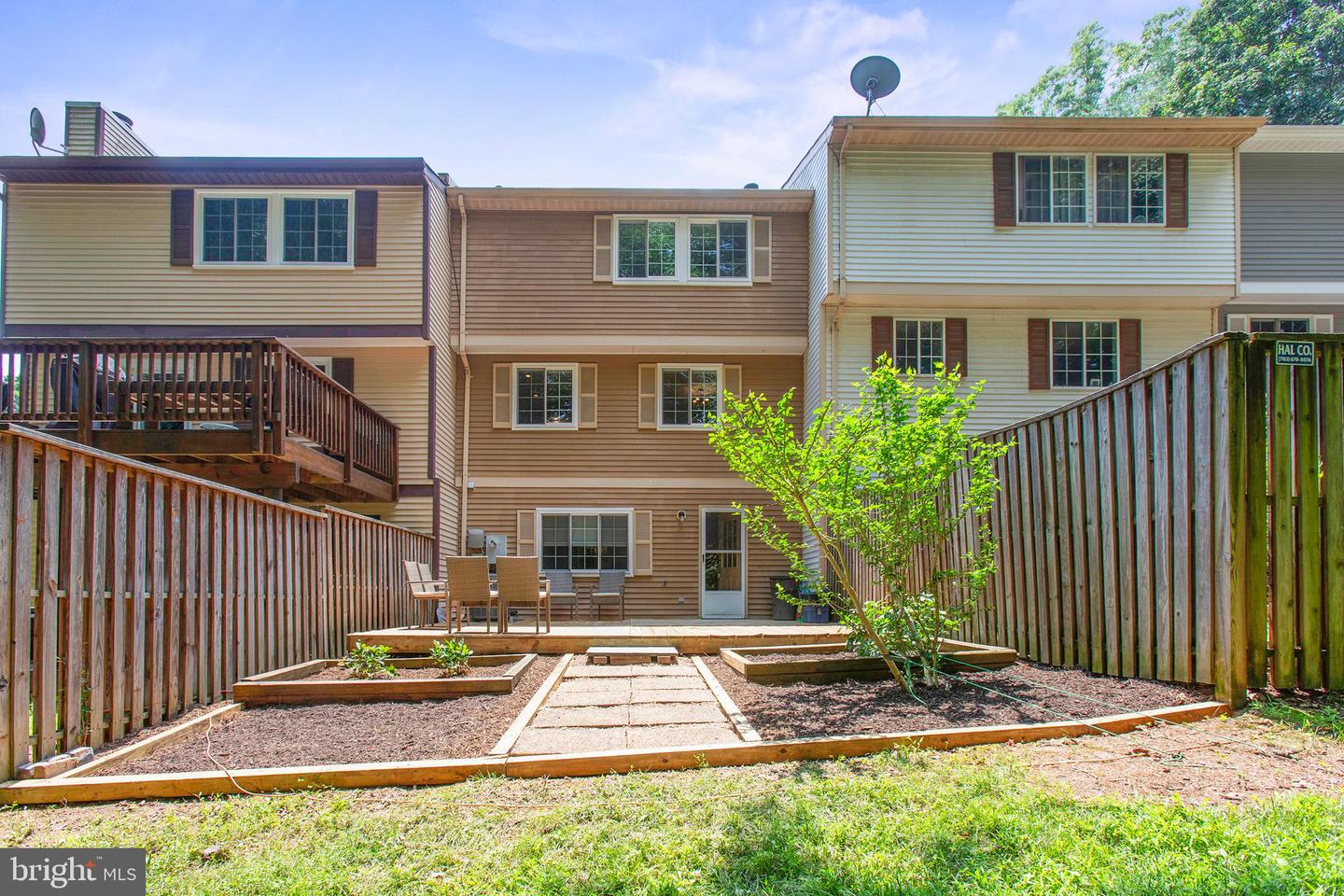 2307 MIDDLE CREEK LN, RESTON, Virginia 20191, 3 Bedrooms Bedrooms, ,2 BathroomsBathrooms,Residential,For sale,2307 MIDDLE CREEK LN,VAFX2252638 MLS # VAFX2252638