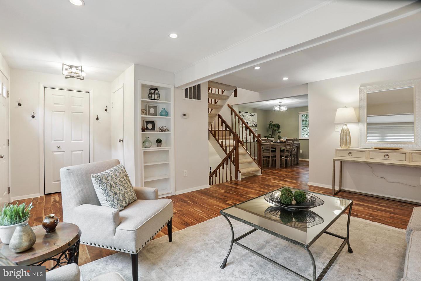 2307 MIDDLE CREEK LN, RESTON, Virginia 20191, 3 Bedrooms Bedrooms, ,2 BathroomsBathrooms,Residential,For sale,2307 MIDDLE CREEK LN,VAFX2252638 MLS # VAFX2252638