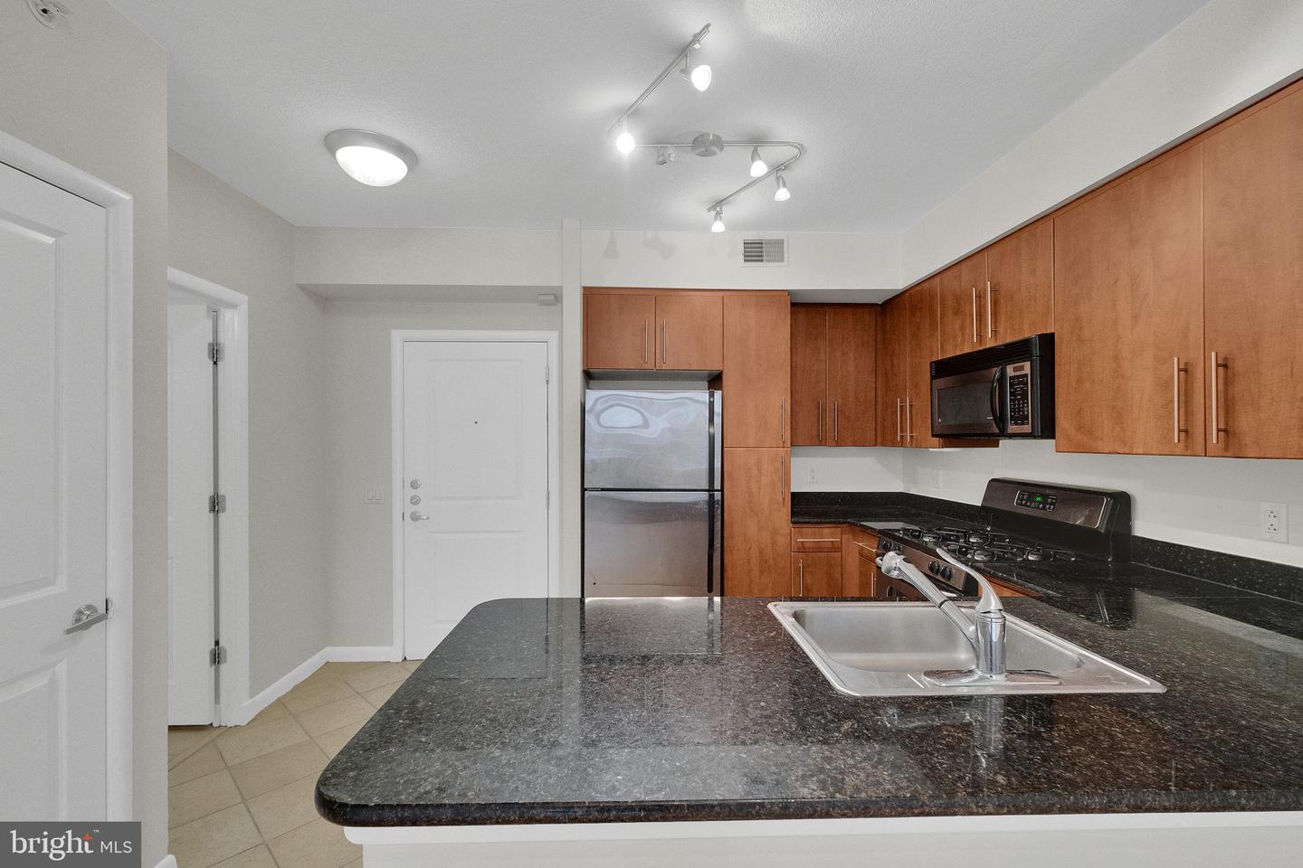 1021 N GARFIELD ST #527, ARLINGTON, Virginia 22201, 1 Bedroom Bedrooms, ,1 BathroomBathrooms,Residential,For sale,1021 N GARFIELD ST #527,VAAR2060006 MLS # VAAR2060006