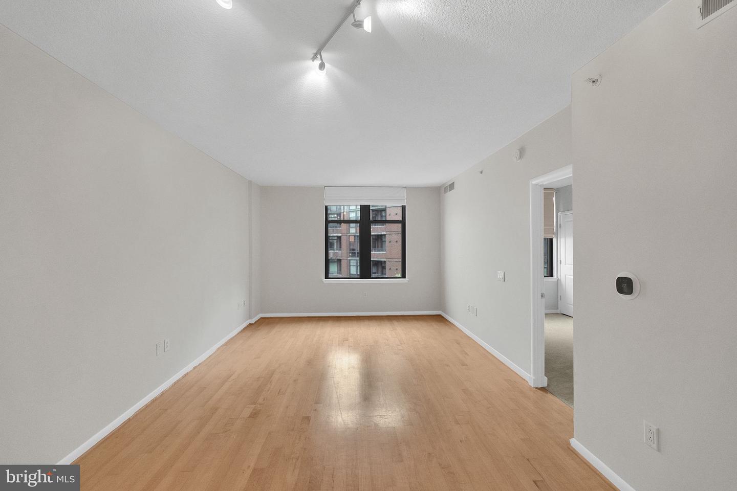 1021 N GARFIELD ST #527, ARLINGTON, Virginia 22201, 1 Bedroom Bedrooms, ,1 BathroomBathrooms,Residential,For sale,1021 N GARFIELD ST #527,VAAR2060006 MLS # VAAR2060006
