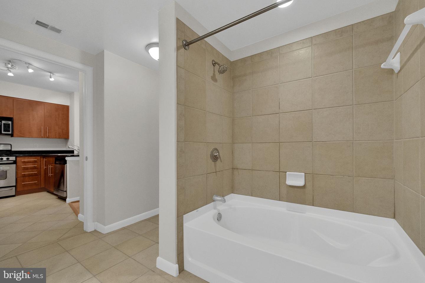 1021 N GARFIELD ST #527, ARLINGTON, Virginia 22201, 1 Bedroom Bedrooms, ,1 BathroomBathrooms,Residential,For sale,1021 N GARFIELD ST #527,VAAR2060006 MLS # VAAR2060006