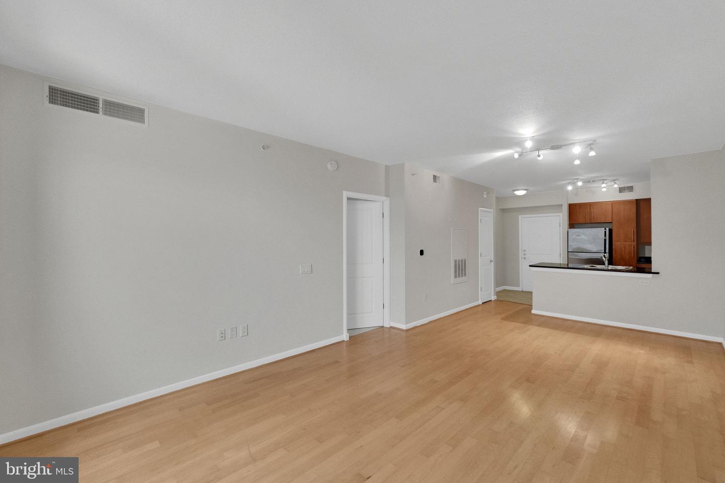 1021 N GARFIELD ST #527, ARLINGTON, Virginia 22201, 1 Bedroom Bedrooms, ,1 BathroomBathrooms,Residential,For sale,1021 N GARFIELD ST #527,VAAR2060006 MLS # VAAR2060006
