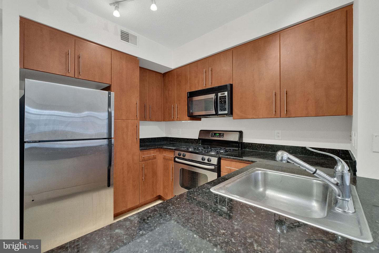 1021 N GARFIELD ST #527, ARLINGTON, Virginia 22201, 1 Bedroom Bedrooms, ,1 BathroomBathrooms,Residential,For sale,1021 N GARFIELD ST #527,VAAR2060006 MLS # VAAR2060006