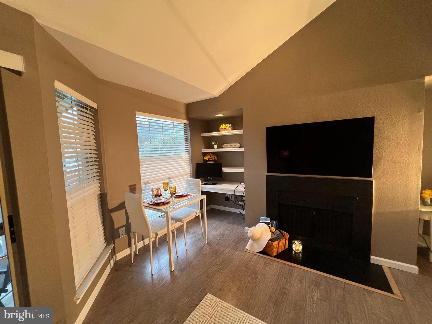 12163 PENDERVIEW TER #1034, FAIRFAX, Virginia 22033, 1 Bedroom Bedrooms, ,1 BathroomBathrooms,Residential,For sale,12163 PENDERVIEW TER #1034,VAFX2252658 MLS # VAFX2252658