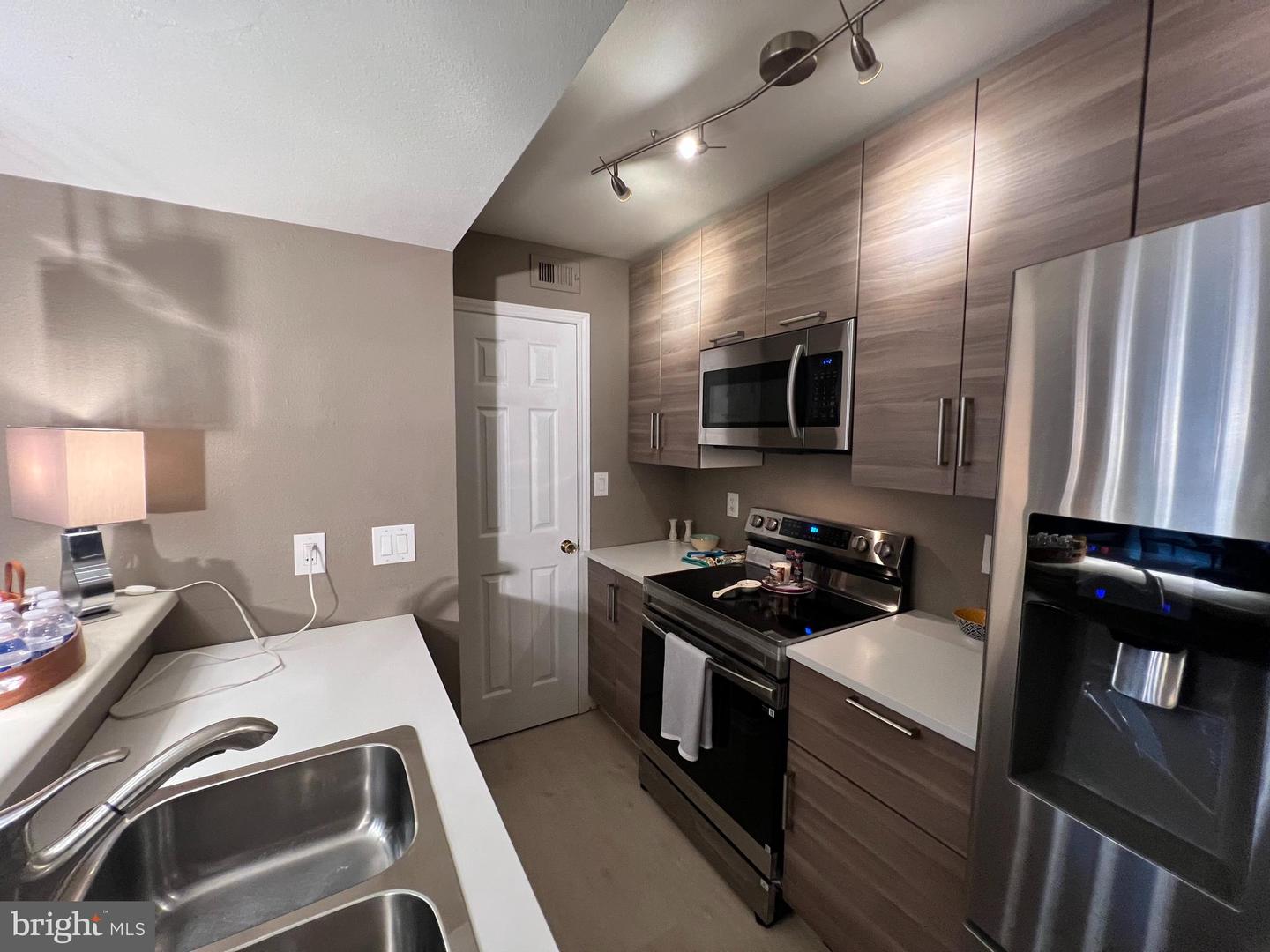 12163 PENDERVIEW TER #1034, FAIRFAX, Virginia 22033, 1 Bedroom Bedrooms, ,1 BathroomBathrooms,Residential,For sale,12163 PENDERVIEW TER #1034,VAFX2252658 MLS # VAFX2252658