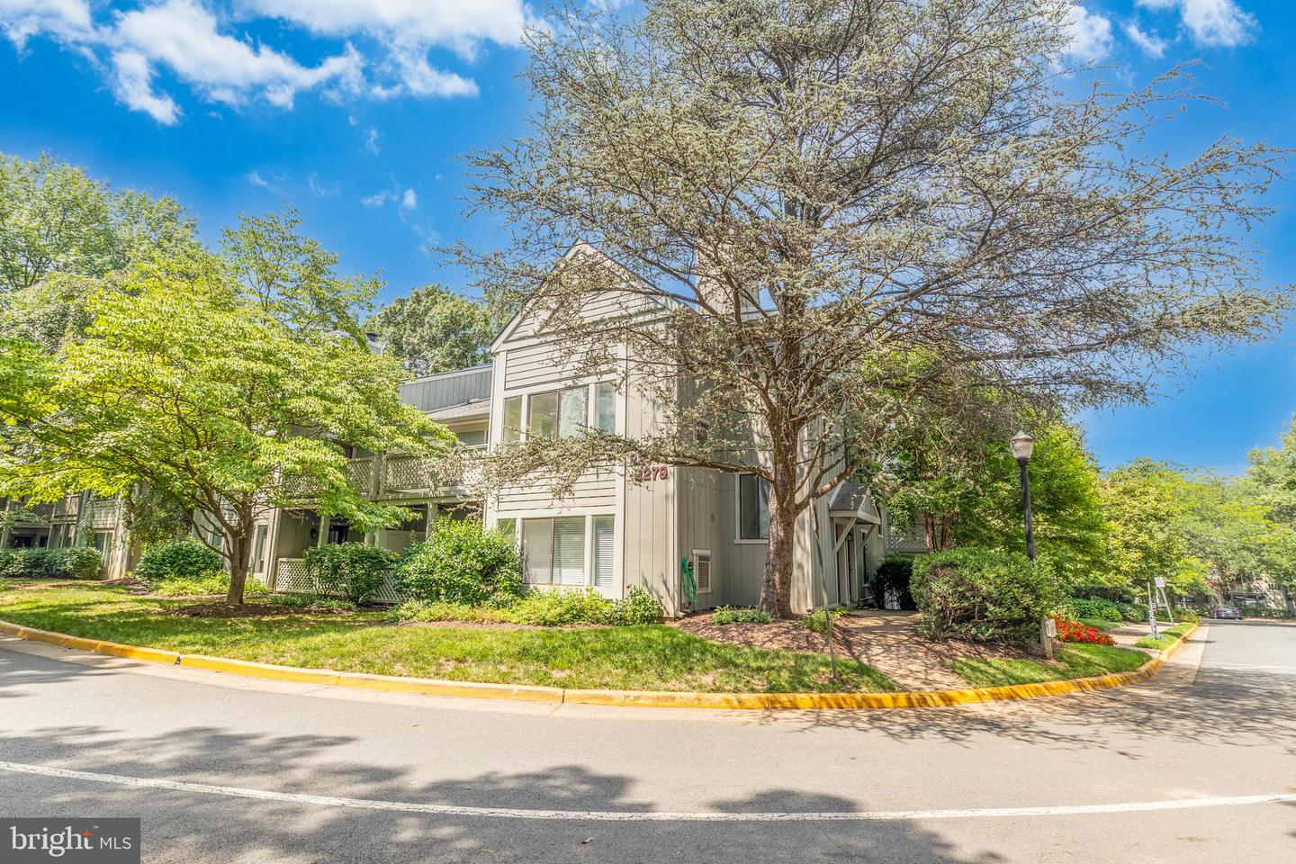 2273 HUNTERS RUN DR, RESTON, Virginia 20191, 2 Bedrooms Bedrooms, ,2 BathroomsBathrooms,Residential,For sale,2273 HUNTERS RUN DR,VAFX2252800 MLS # VAFX2252800