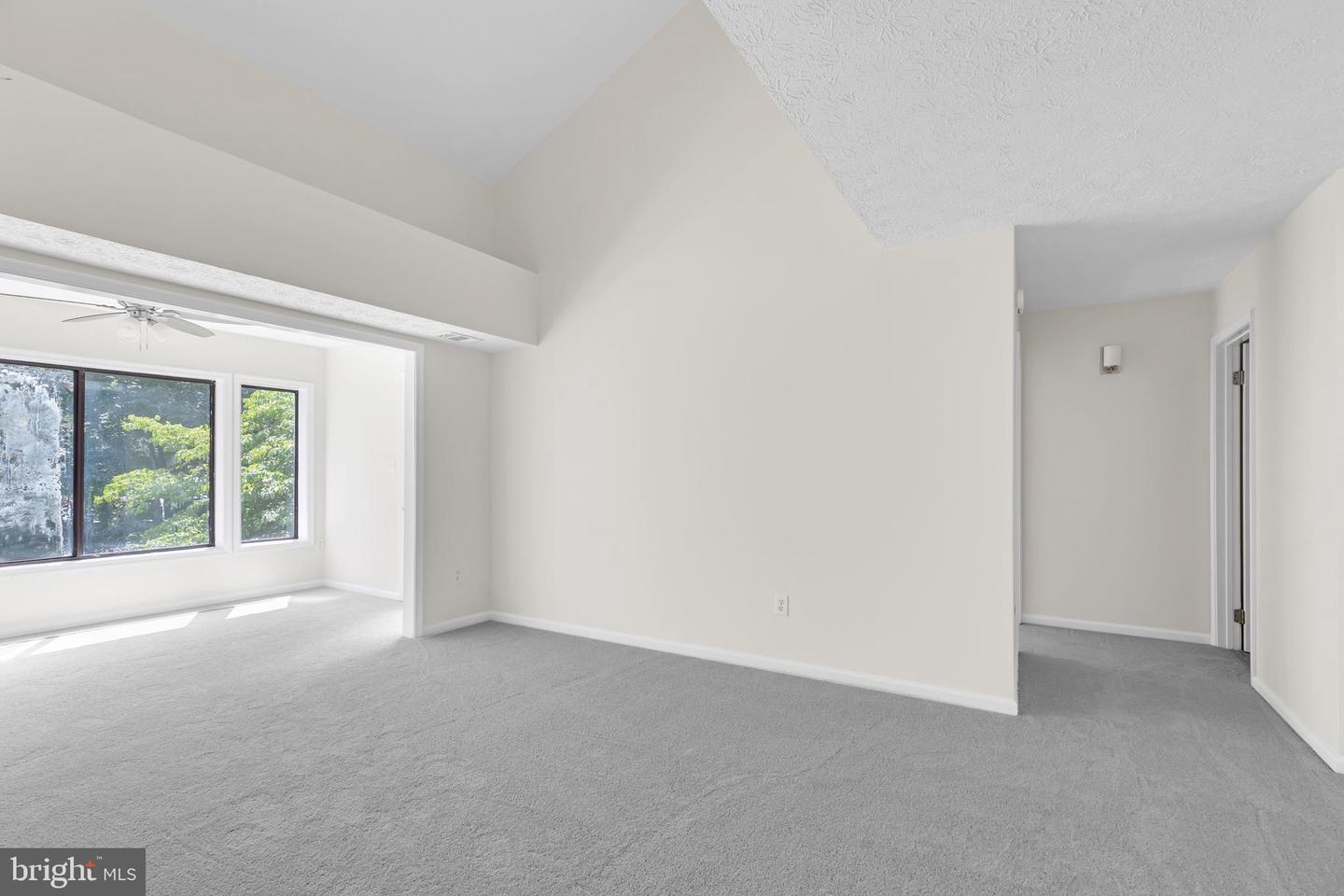 2273 HUNTERS RUN DR, RESTON, Virginia 20191, 2 Bedrooms Bedrooms, ,2 BathroomsBathrooms,Residential,For sale,2273 HUNTERS RUN DR,VAFX2252800 MLS # VAFX2252800