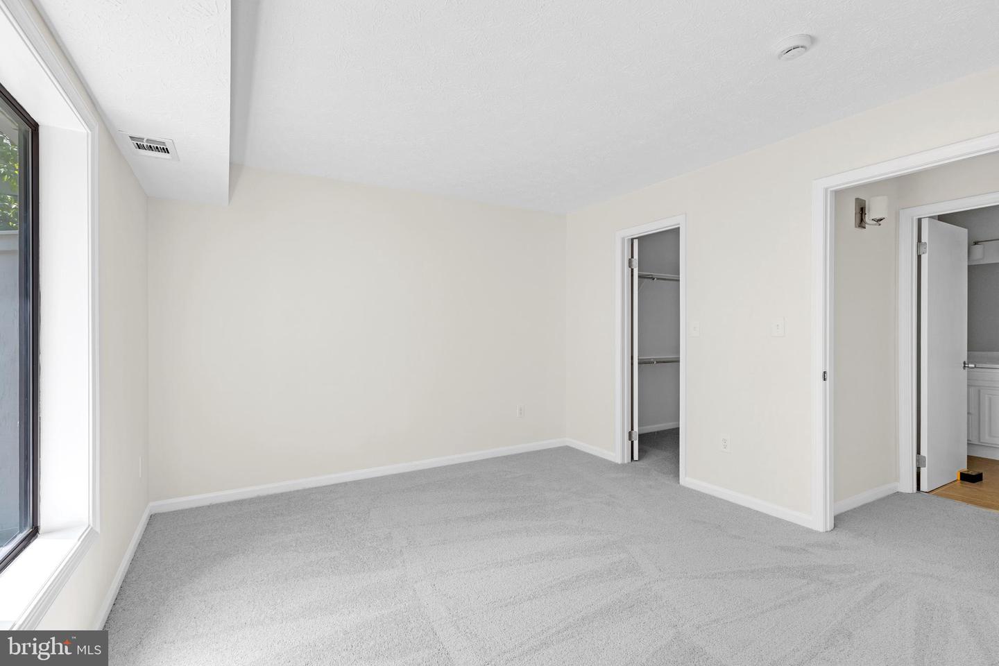 2273 HUNTERS RUN DR, RESTON, Virginia 20191, 2 Bedrooms Bedrooms, ,2 BathroomsBathrooms,Residential,For sale,2273 HUNTERS RUN DR,VAFX2252800 MLS # VAFX2252800