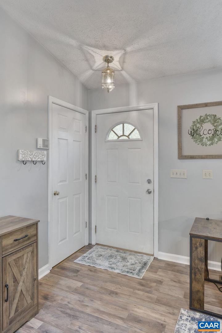 16 EAST POINT RD, PALMYRA, Virginia 22963, 3 Bedrooms Bedrooms, ,3 BathroomsBathrooms,Residential,For sale,16 EAST POINT RD,666263 MLS # 666263