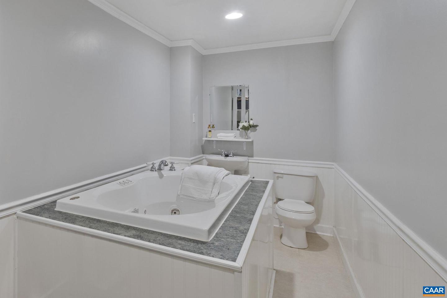 16 EAST POINT RD, PALMYRA, Virginia 22963, 3 Bedrooms Bedrooms, ,3 BathroomsBathrooms,Residential,For sale,16 EAST POINT RD,666263 MLS # 666263