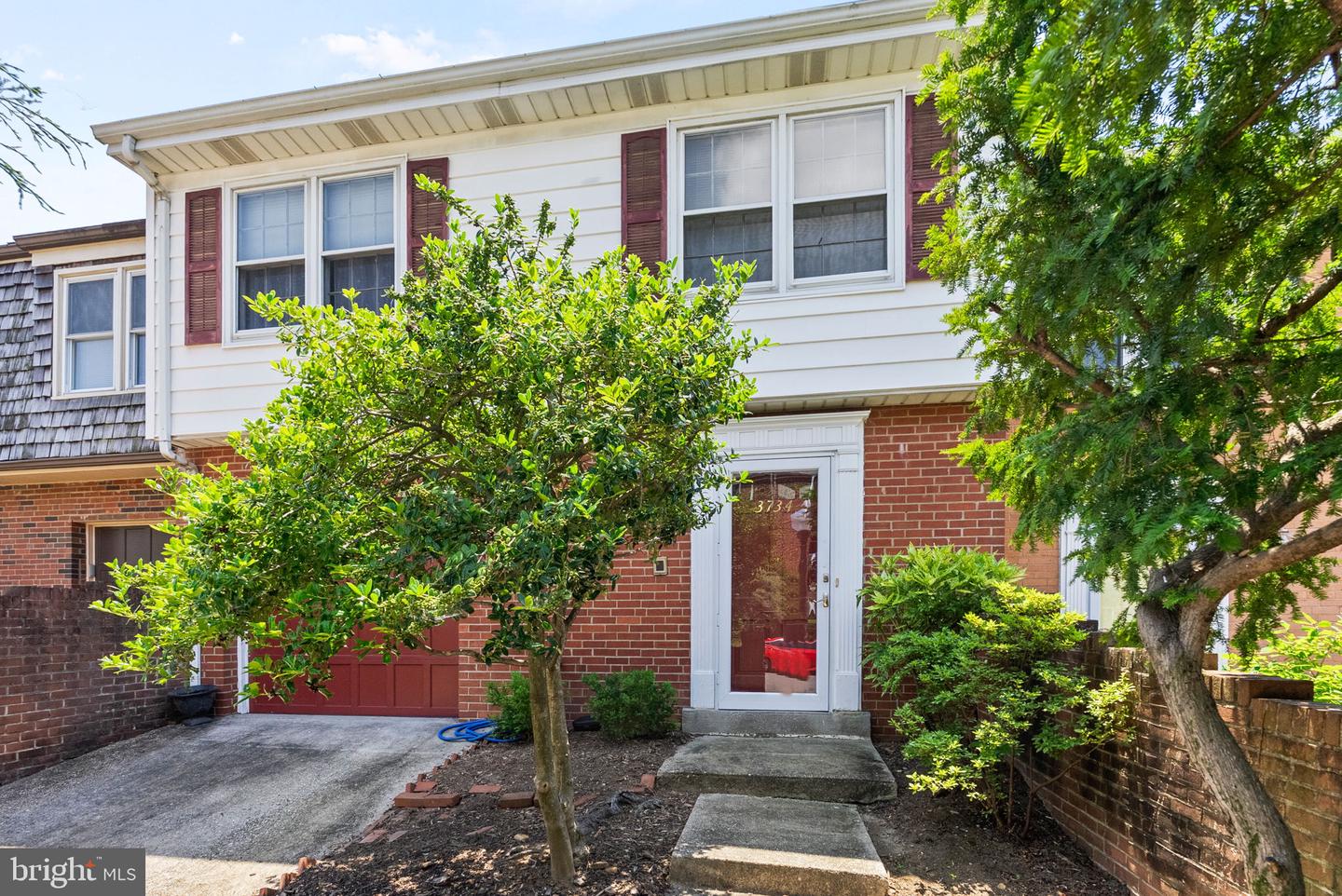 3734 12TH ST S, ARLINGTON, Virginia 22204, 3 Bedrooms Bedrooms, ,2 BathroomsBathrooms,Residential,For sale,3734 12TH ST S,VAAR2060060 MLS # VAAR2060060
