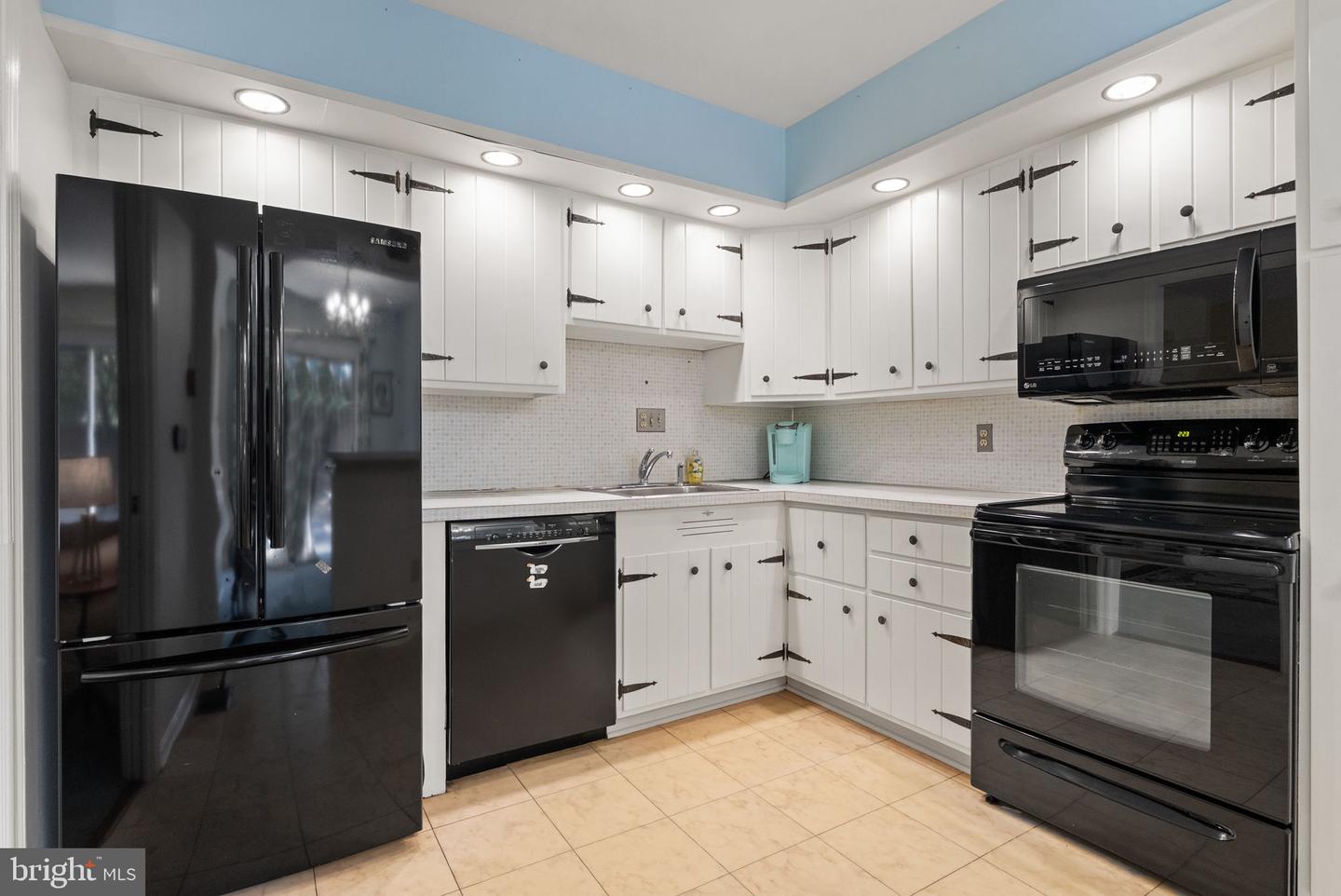 3734 12TH ST S, ARLINGTON, Virginia 22204, 3 Bedrooms Bedrooms, ,2 BathroomsBathrooms,Residential,For sale,3734 12TH ST S,VAAR2060060 MLS # VAAR2060060