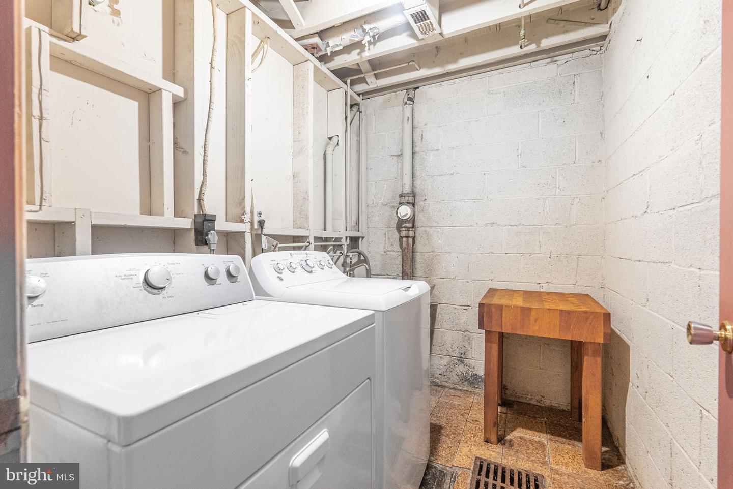 3734 12TH ST S, ARLINGTON, Virginia 22204, 3 Bedrooms Bedrooms, ,2 BathroomsBathrooms,Residential,For sale,3734 12TH ST S,VAAR2060060 MLS # VAAR2060060