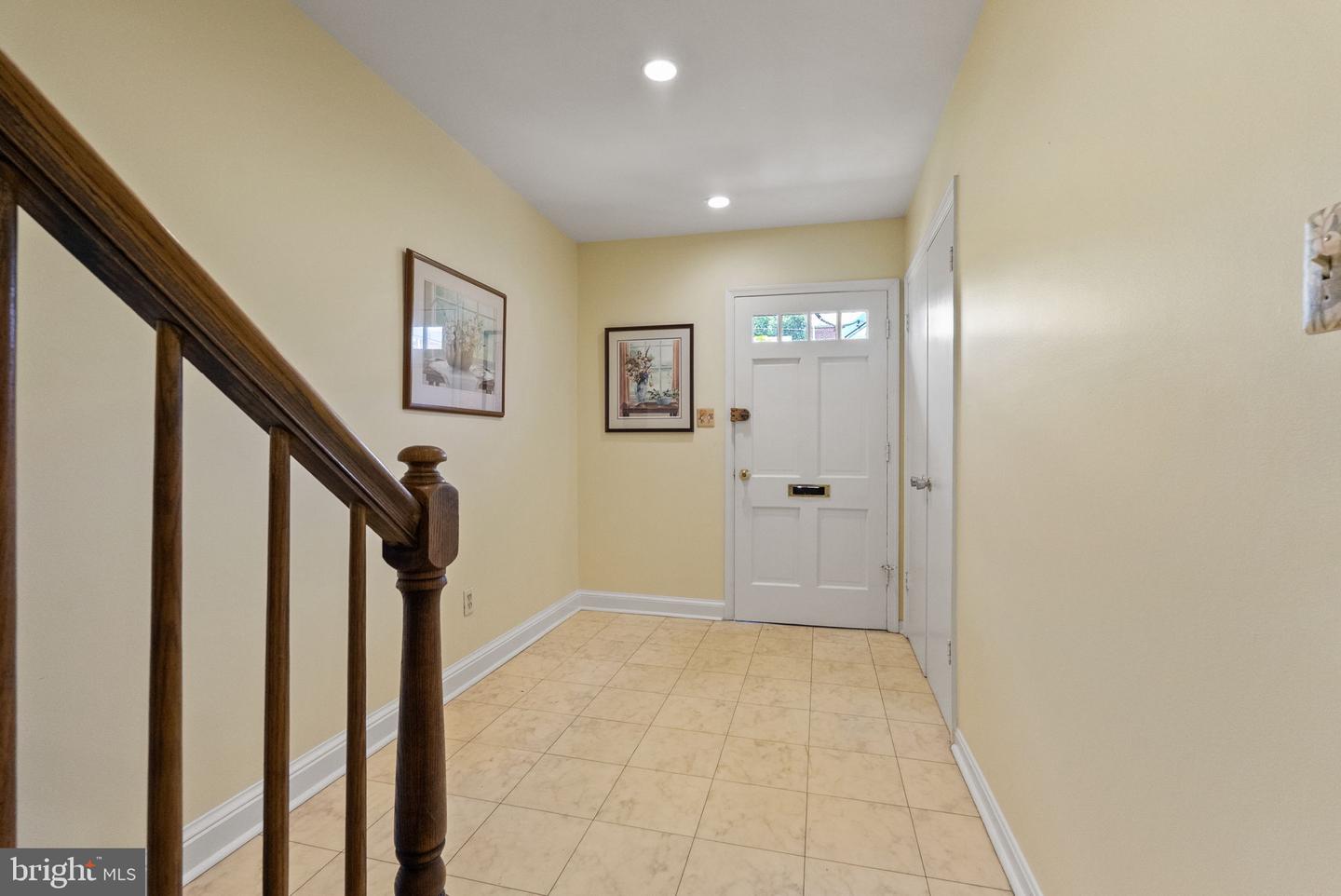 3734 12TH ST S, ARLINGTON, Virginia 22204, 3 Bedrooms Bedrooms, ,2 BathroomsBathrooms,Residential,For sale,3734 12TH ST S,VAAR2060060 MLS # VAAR2060060