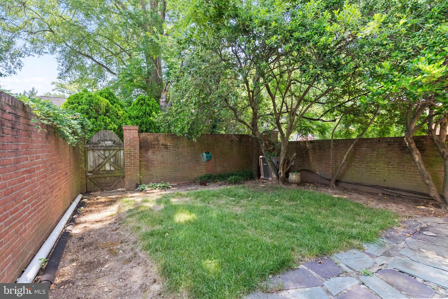 3734 12TH ST S, ARLINGTON, Virginia 22204, 3 Bedrooms Bedrooms, ,2 BathroomsBathrooms,Residential,For sale,3734 12TH ST S,VAAR2060060 MLS # VAAR2060060
