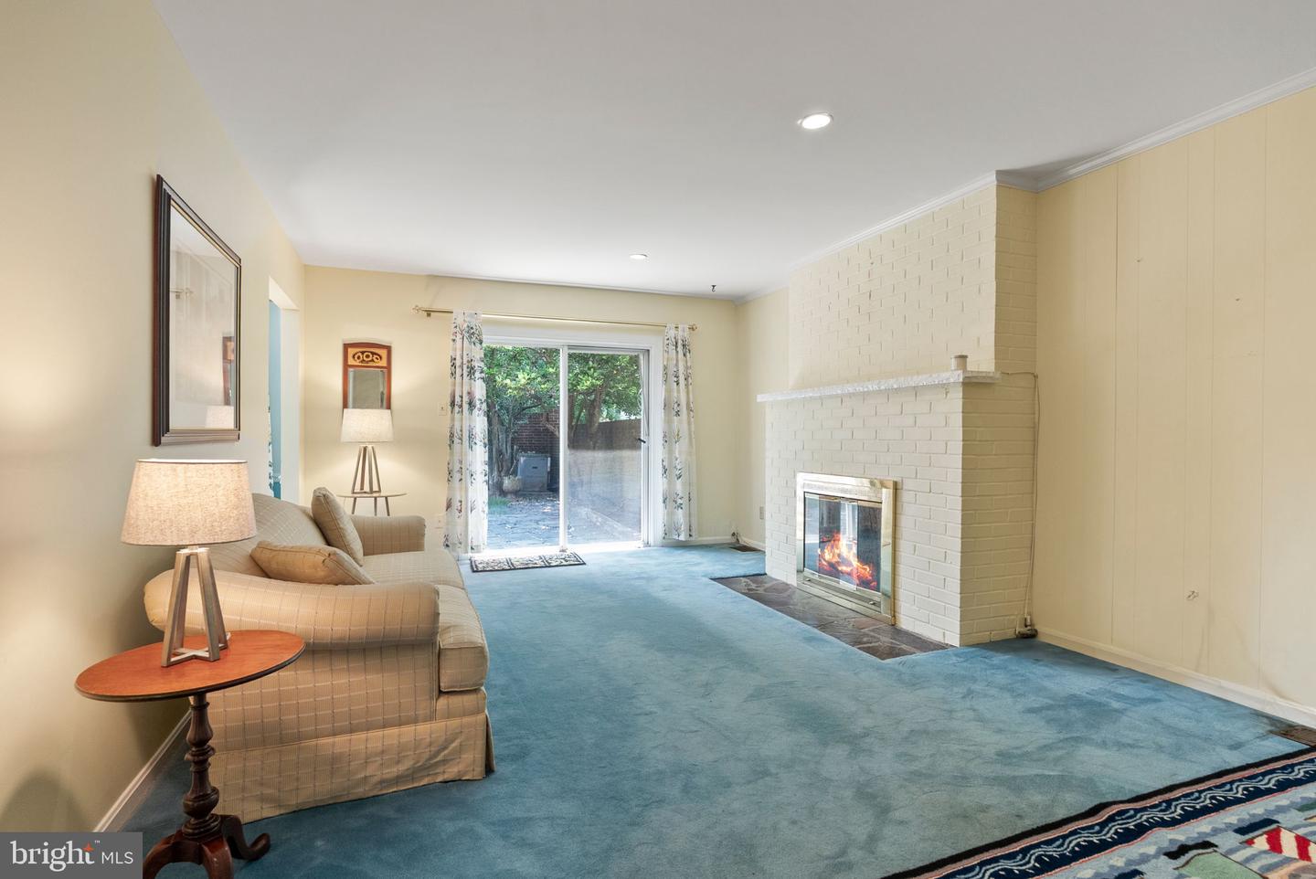 3734 12TH ST S, ARLINGTON, Virginia 22204, 3 Bedrooms Bedrooms, ,2 BathroomsBathrooms,Residential,For sale,3734 12TH ST S,VAAR2060060 MLS # VAAR2060060