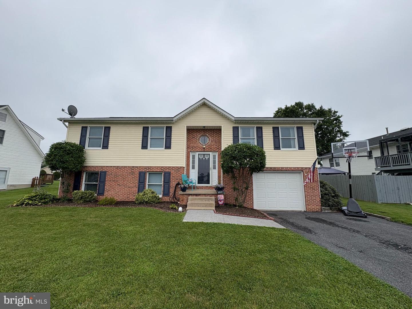 102 HAMMER CT, STEPHENS CITY, Virginia 22655, 4 Bedrooms Bedrooms, ,3 BathroomsBathrooms,Residential,For sale,102 HAMMER CT,VAFV2035204 MLS # VAFV2035204