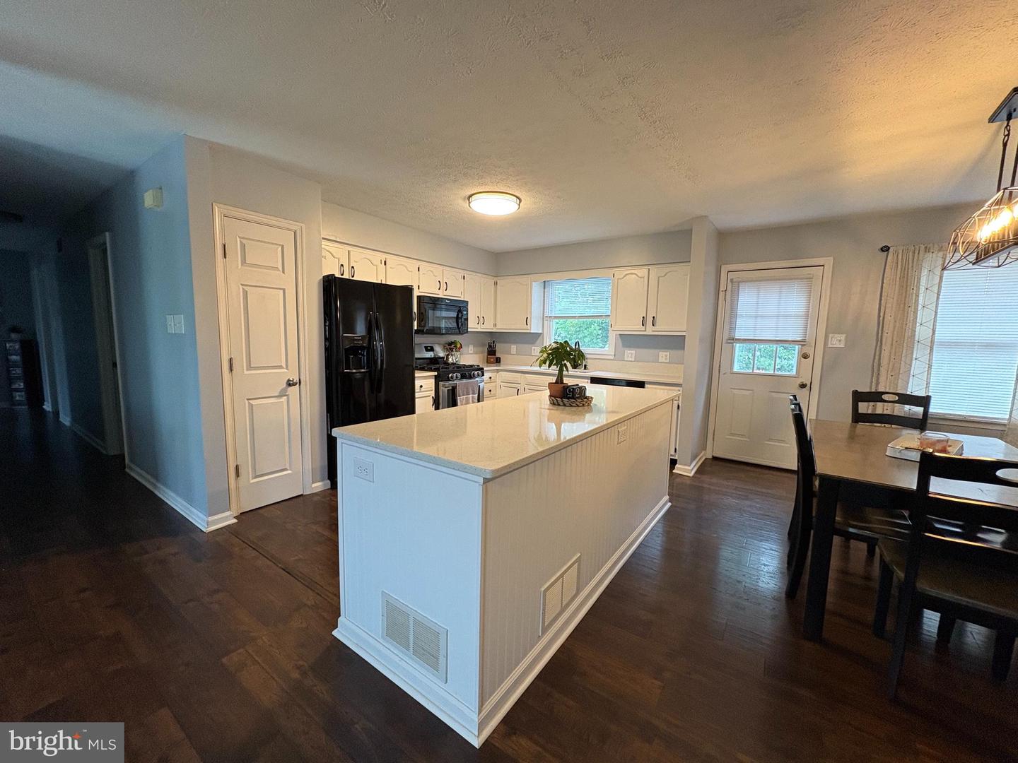 102 HAMMER CT, STEPHENS CITY, Virginia 22655, 4 Bedrooms Bedrooms, ,3 BathroomsBathrooms,Residential,For sale,102 HAMMER CT,VAFV2035204 MLS # VAFV2035204