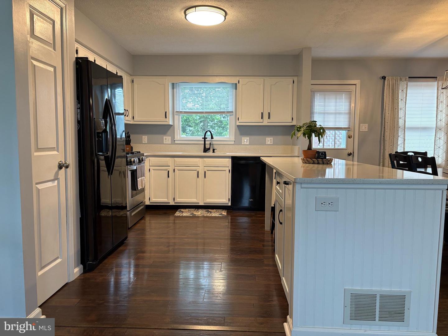 102 HAMMER CT, STEPHENS CITY, Virginia 22655, 4 Bedrooms Bedrooms, ,3 BathroomsBathrooms,Residential,For sale,102 HAMMER CT,VAFV2035204 MLS # VAFV2035204