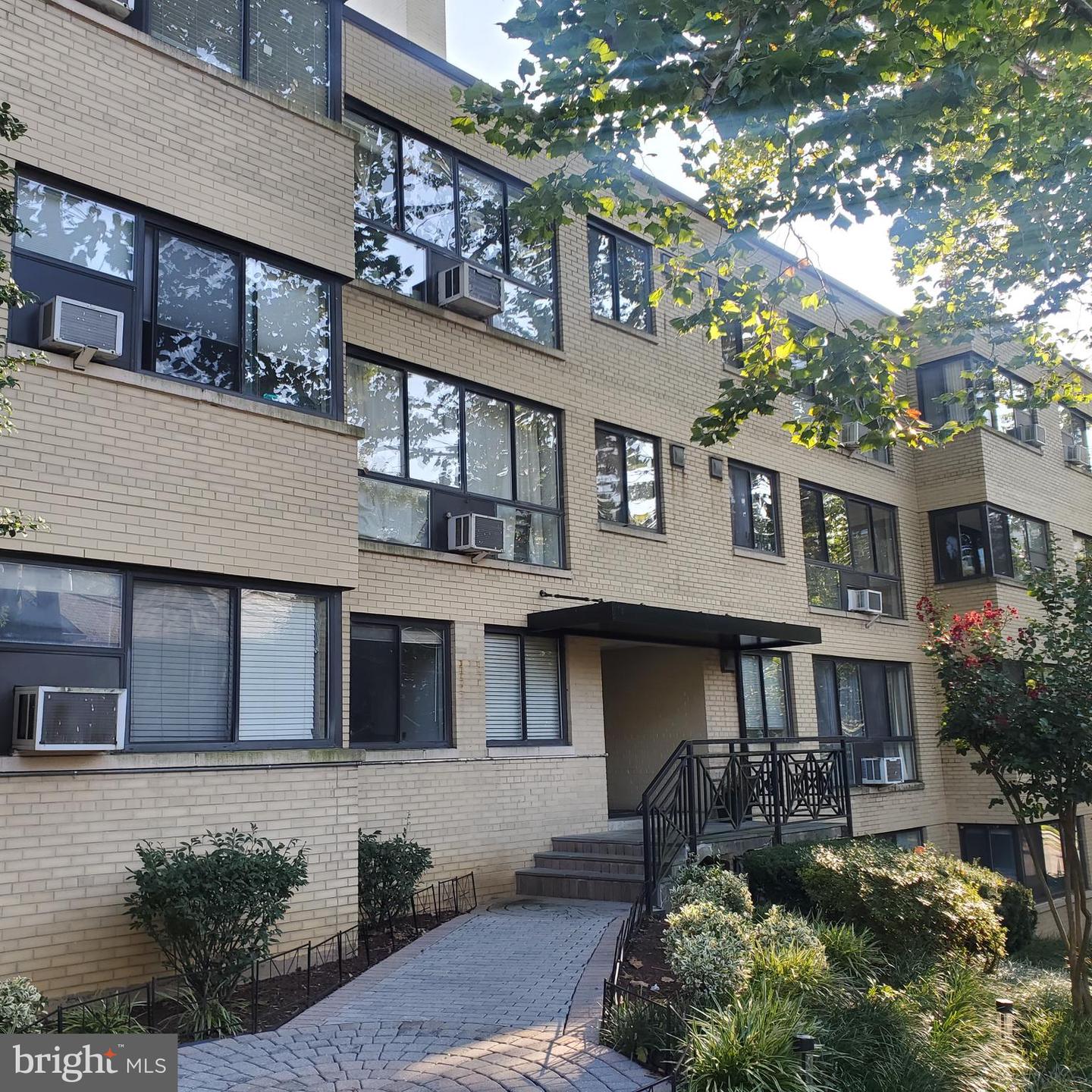 3901 TUNLAW RD NW #502, WASHINGTON, District Of Columbia 20007, 1 Bedroom Bedrooms, ,1 BathroomBathrooms,Residential,For sale,3901 TUNLAW RD NW #502,DCDC2208610 MLS # DCDC2208610