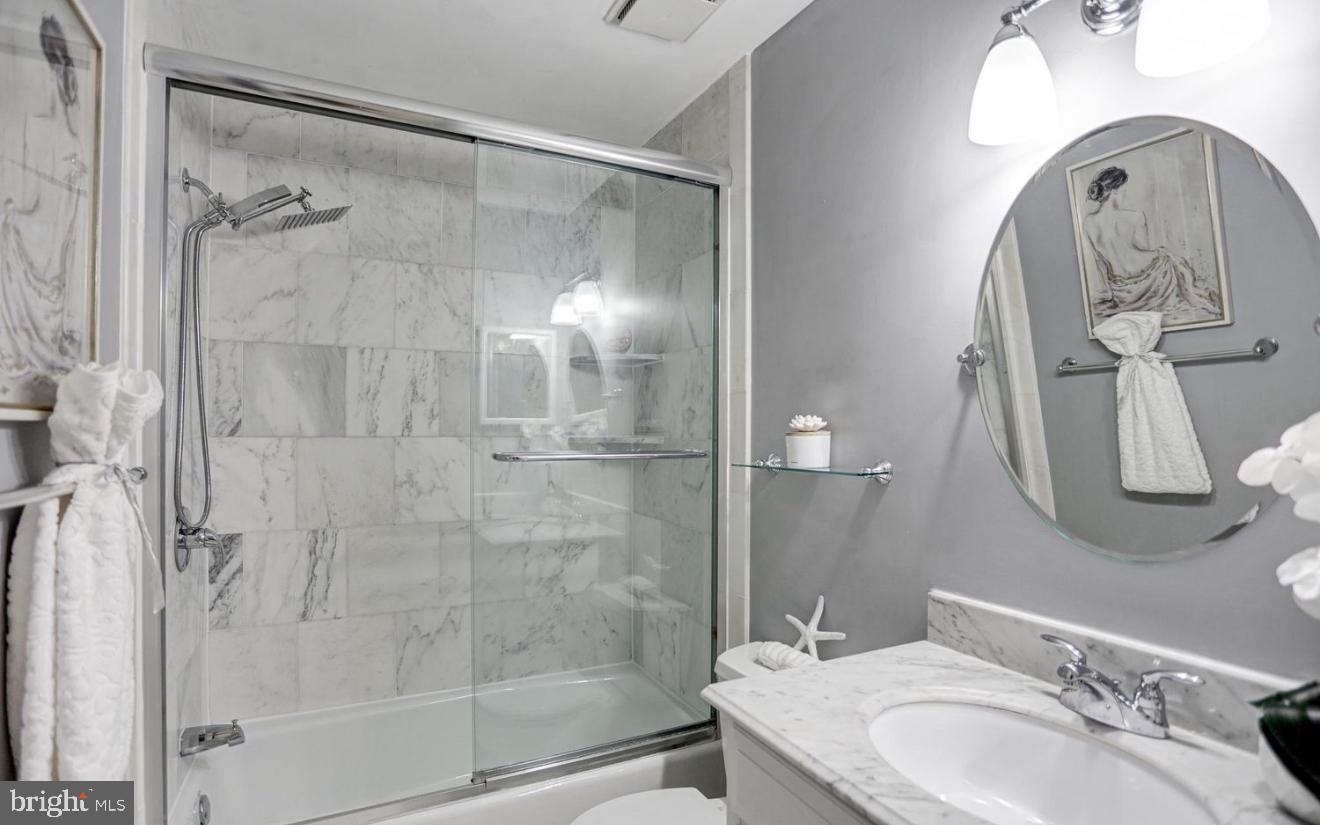 927 S ROLFE ST #2, ARLINGTON, Virginia 22204, 2 Bedrooms Bedrooms, ,2 BathroomsBathrooms,Residential,For sale,927 S ROLFE ST #2,VAAR2060004 MLS # VAAR2060004