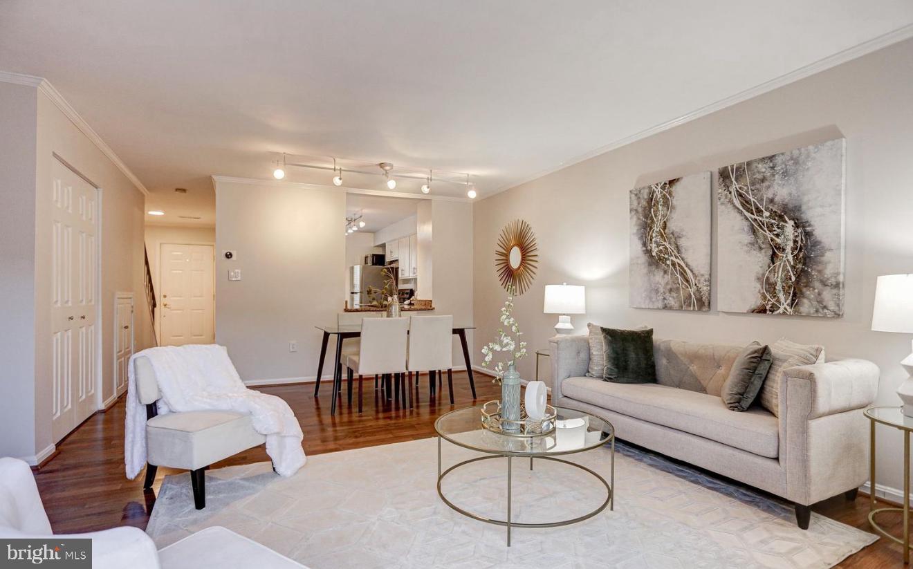 927 S ROLFE ST #2, ARLINGTON, Virginia 22204, 2 Bedrooms Bedrooms, ,2 BathroomsBathrooms,Residential,For sale,927 S ROLFE ST #2,VAAR2060004 MLS # VAAR2060004