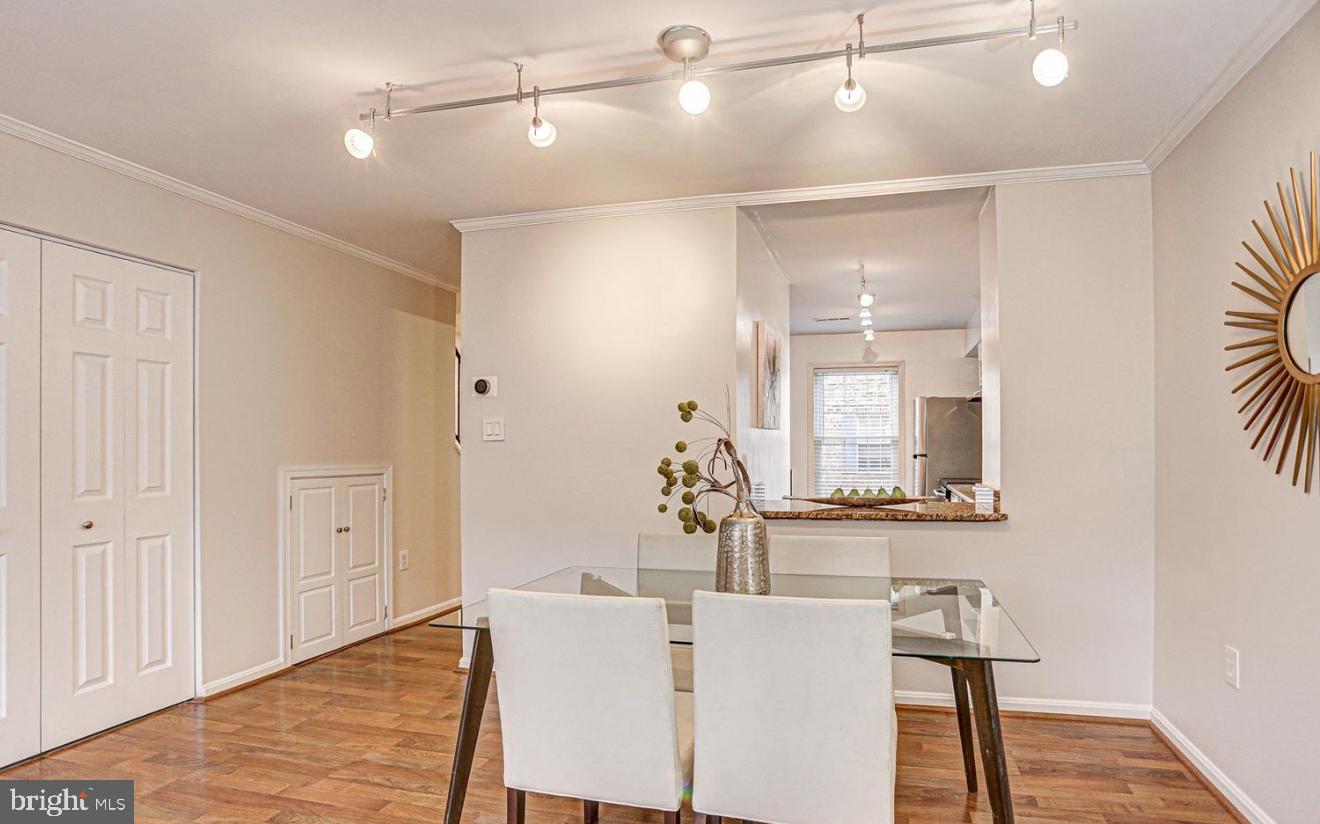 927 S ROLFE ST #2, ARLINGTON, Virginia 22204, 2 Bedrooms Bedrooms, ,2 BathroomsBathrooms,Residential,For sale,927 S ROLFE ST #2,VAAR2060004 MLS # VAAR2060004