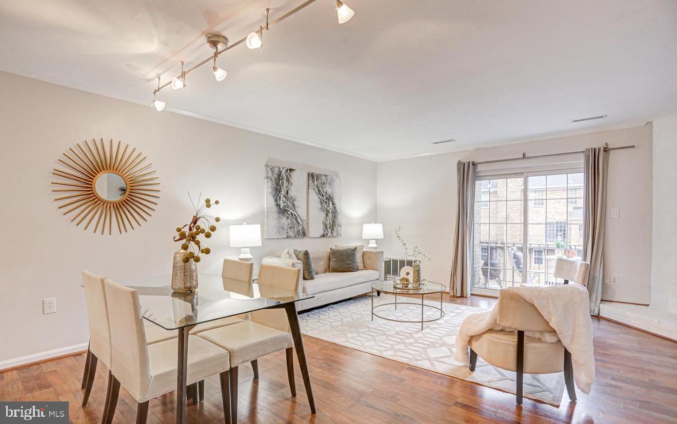 927 S ROLFE ST #2, ARLINGTON, Virginia 22204, 2 Bedrooms Bedrooms, ,2 BathroomsBathrooms,Residential,For sale,927 S ROLFE ST #2,VAAR2060004 MLS # VAAR2060004