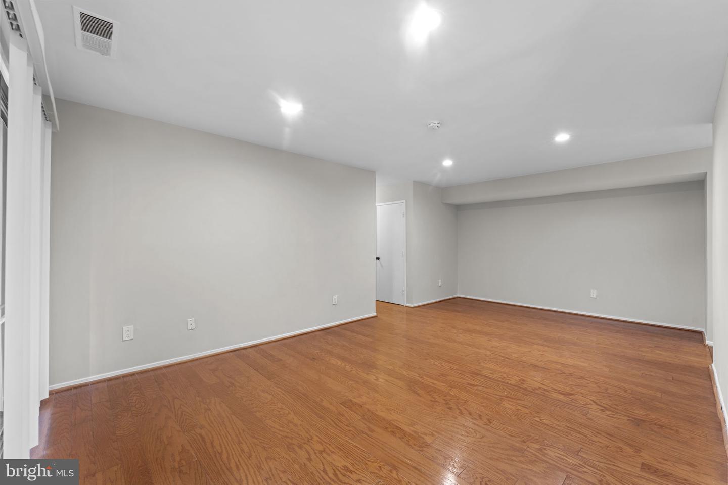 505 FLORIDA AVE #T3, HERNDON, Virginia 20170, 2 Bedrooms Bedrooms, ,2 BathroomsBathrooms,Residential,For sale,505 FLORIDA AVE #T3,VAFX2252860 MLS # VAFX2252860