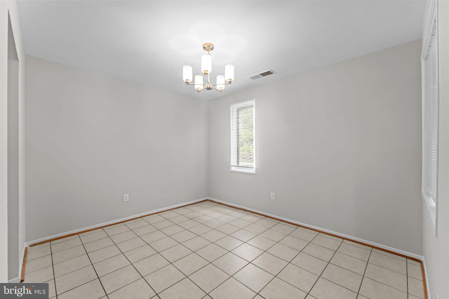 505 FLORIDA AVE #T3, HERNDON, Virginia 20170, 2 Bedrooms Bedrooms, ,2 BathroomsBathrooms,Residential,For sale,505 FLORIDA AVE #T3,VAFX2252860 MLS # VAFX2252860